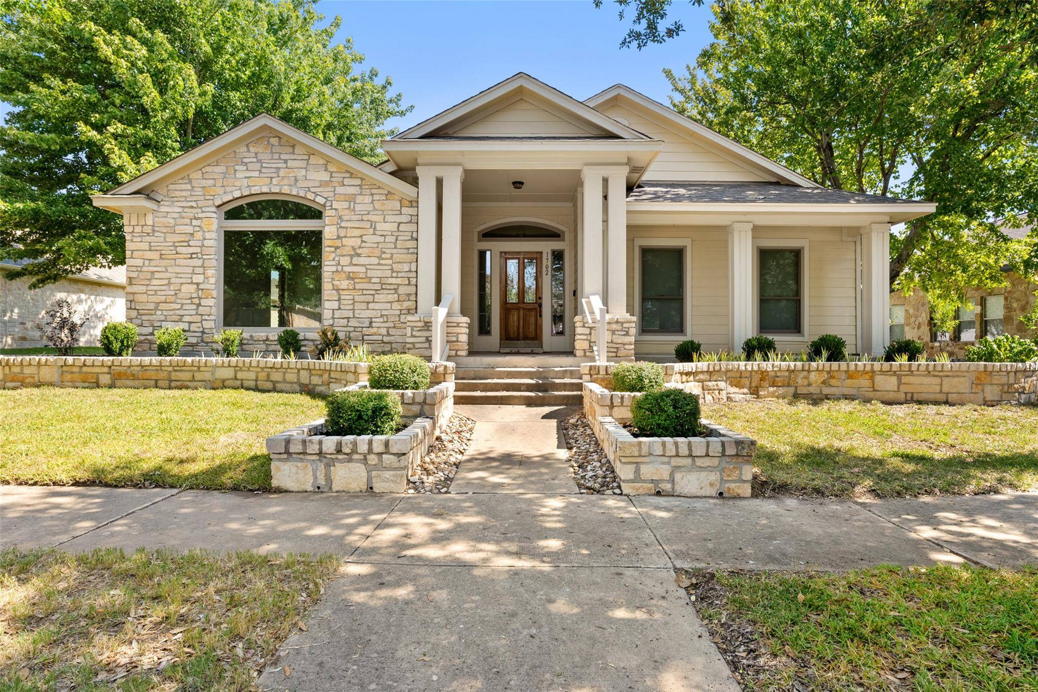 1702 Hill Country DR, Cedar Park, TX 78613
