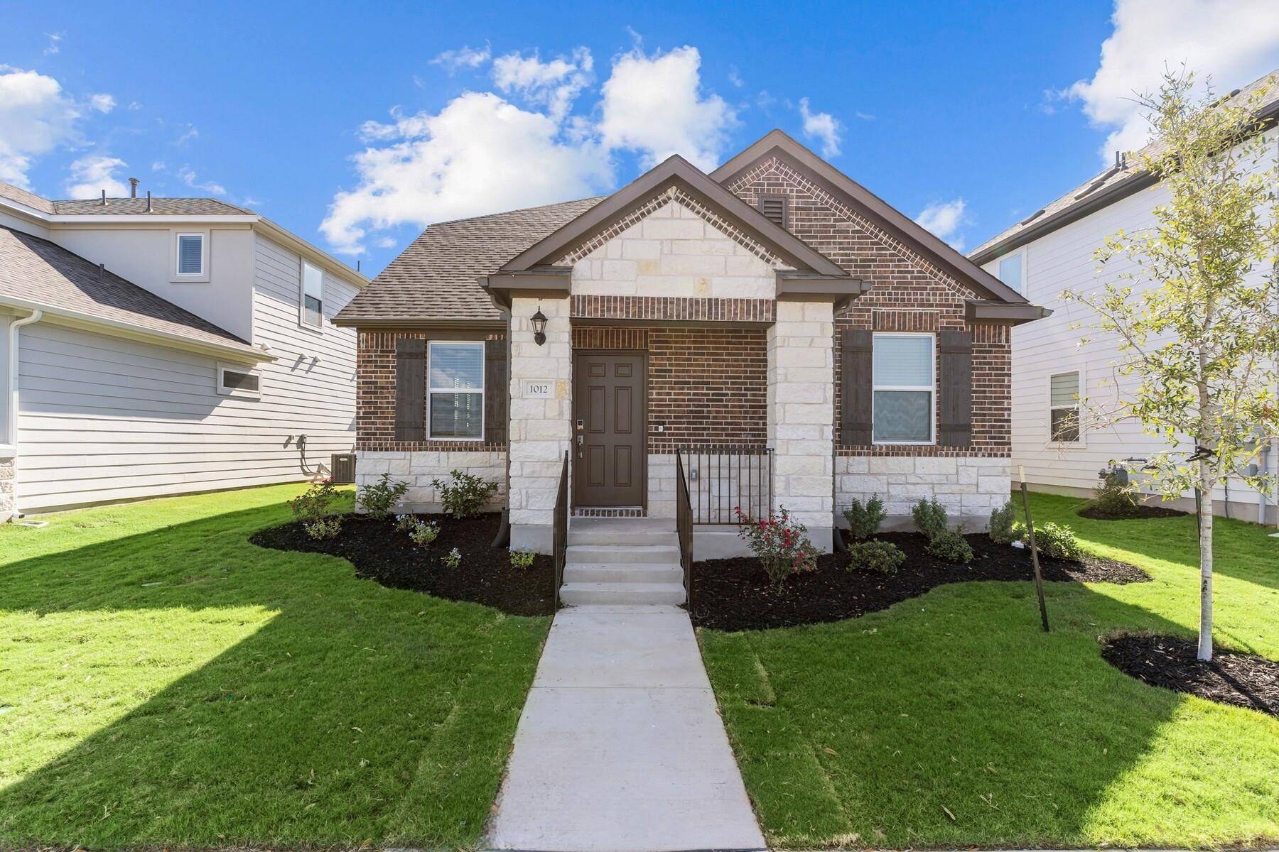 1012 Vanderscile RD, Hutto, TX 78634