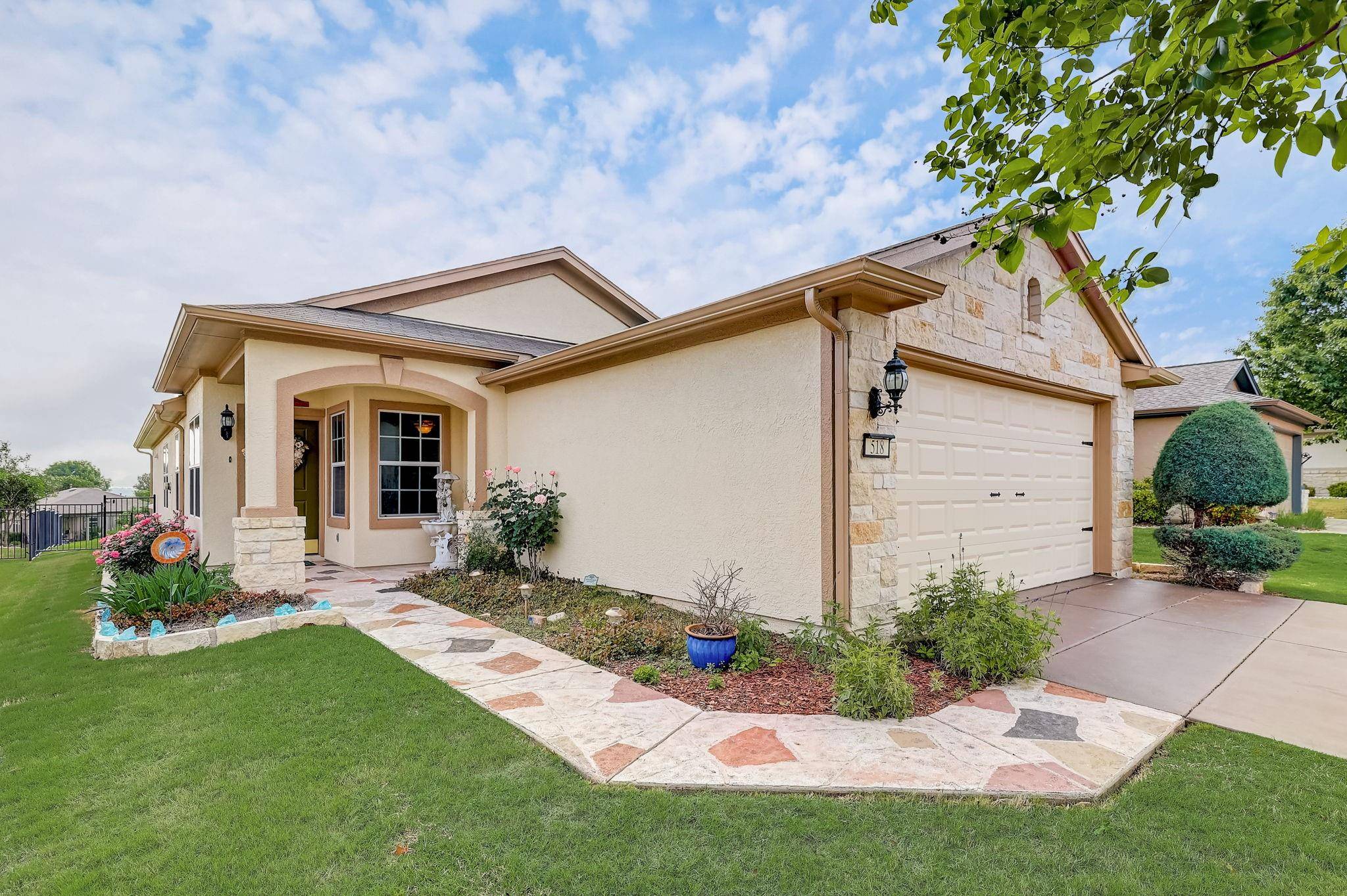 518 Salt Creek LN, Georgetown, TX 78633