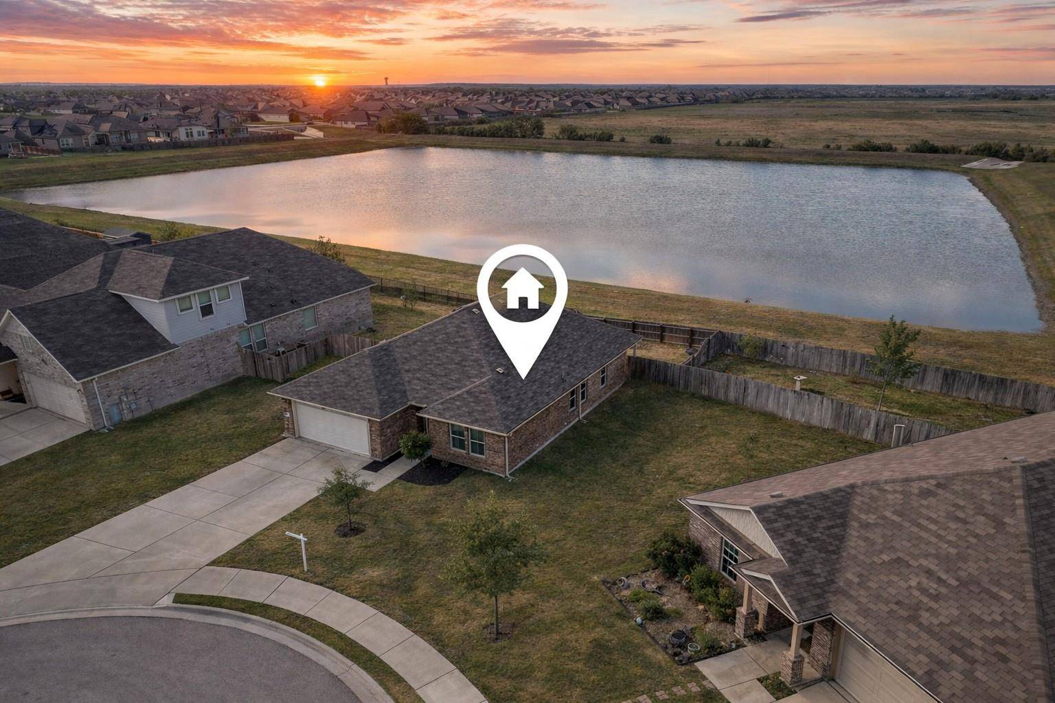 210 Helen RD, Hutto, TX 78634