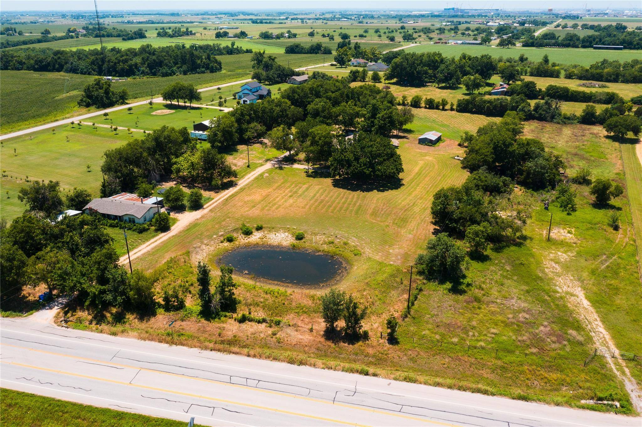 2900 S Main ST, Taylor, TX 76574