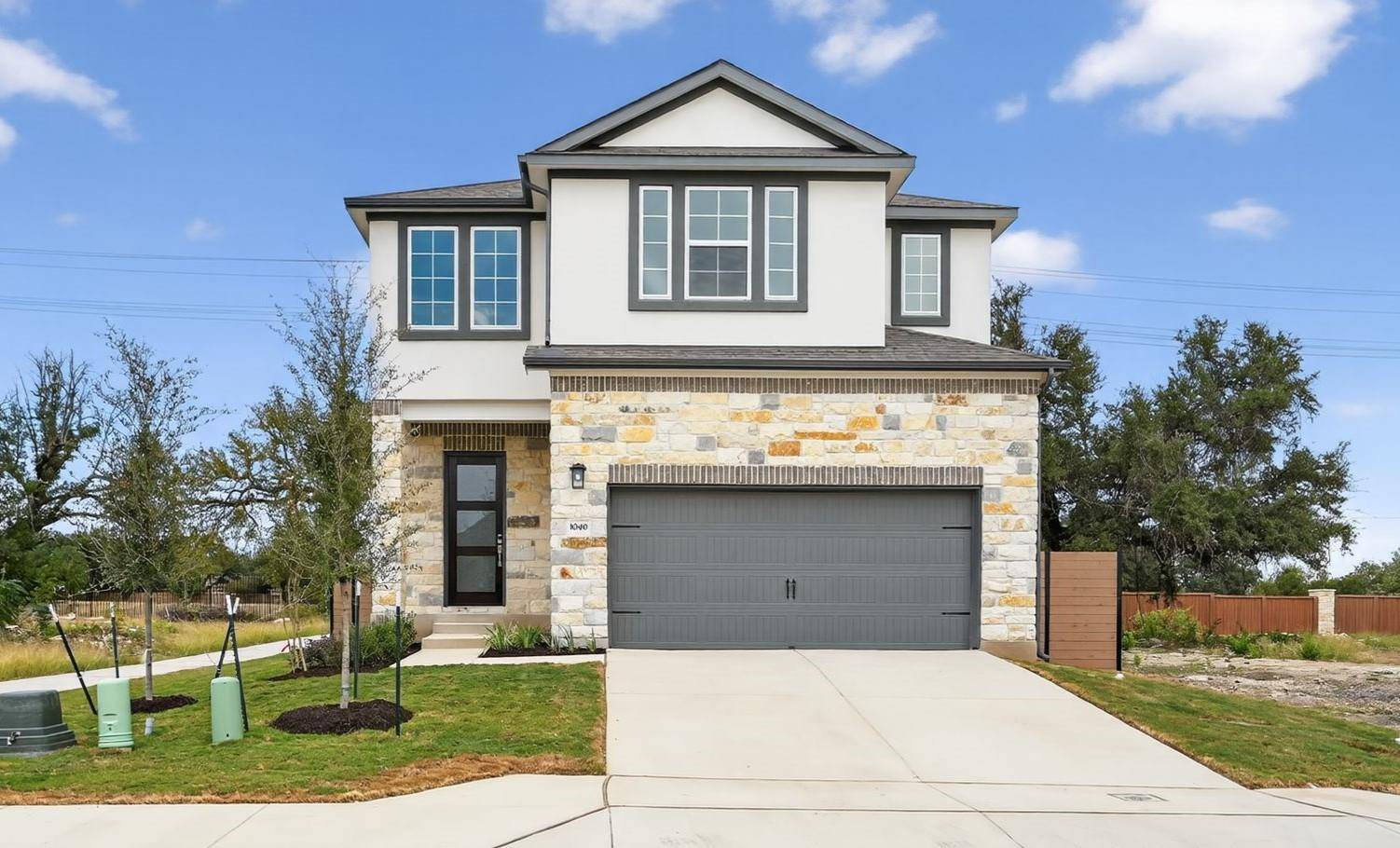 1040 Stonehill DR, Georgetown, TX 78633