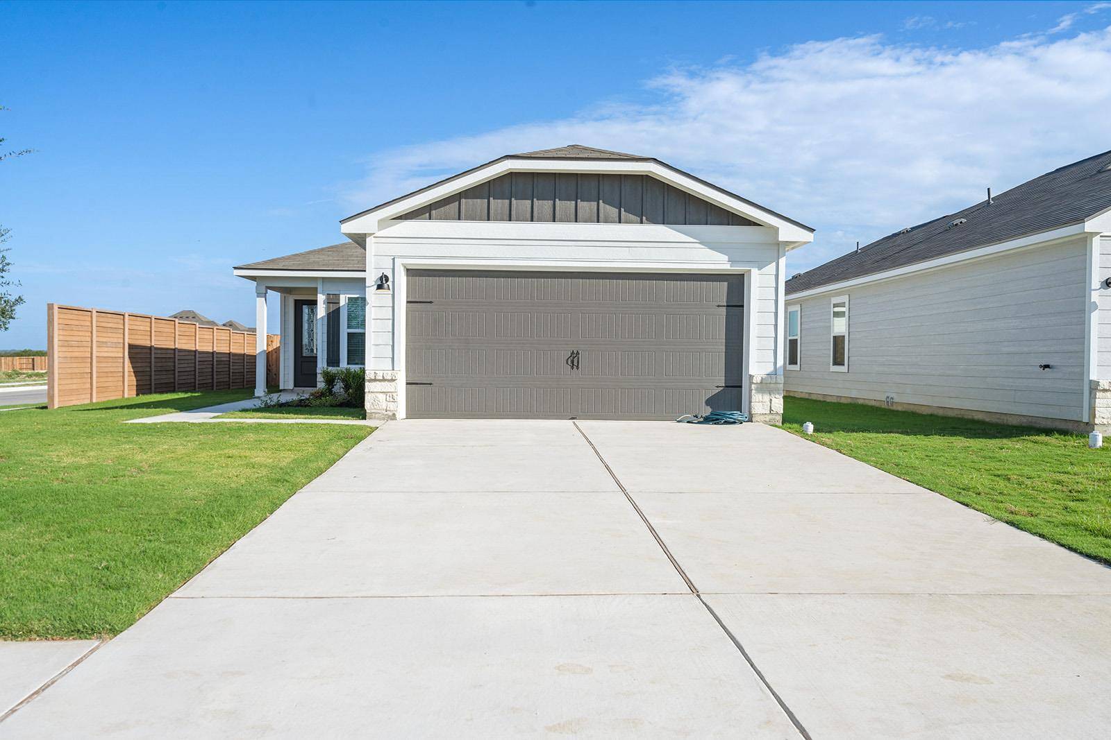 129 Paria CT, Jarrell, TX 76537