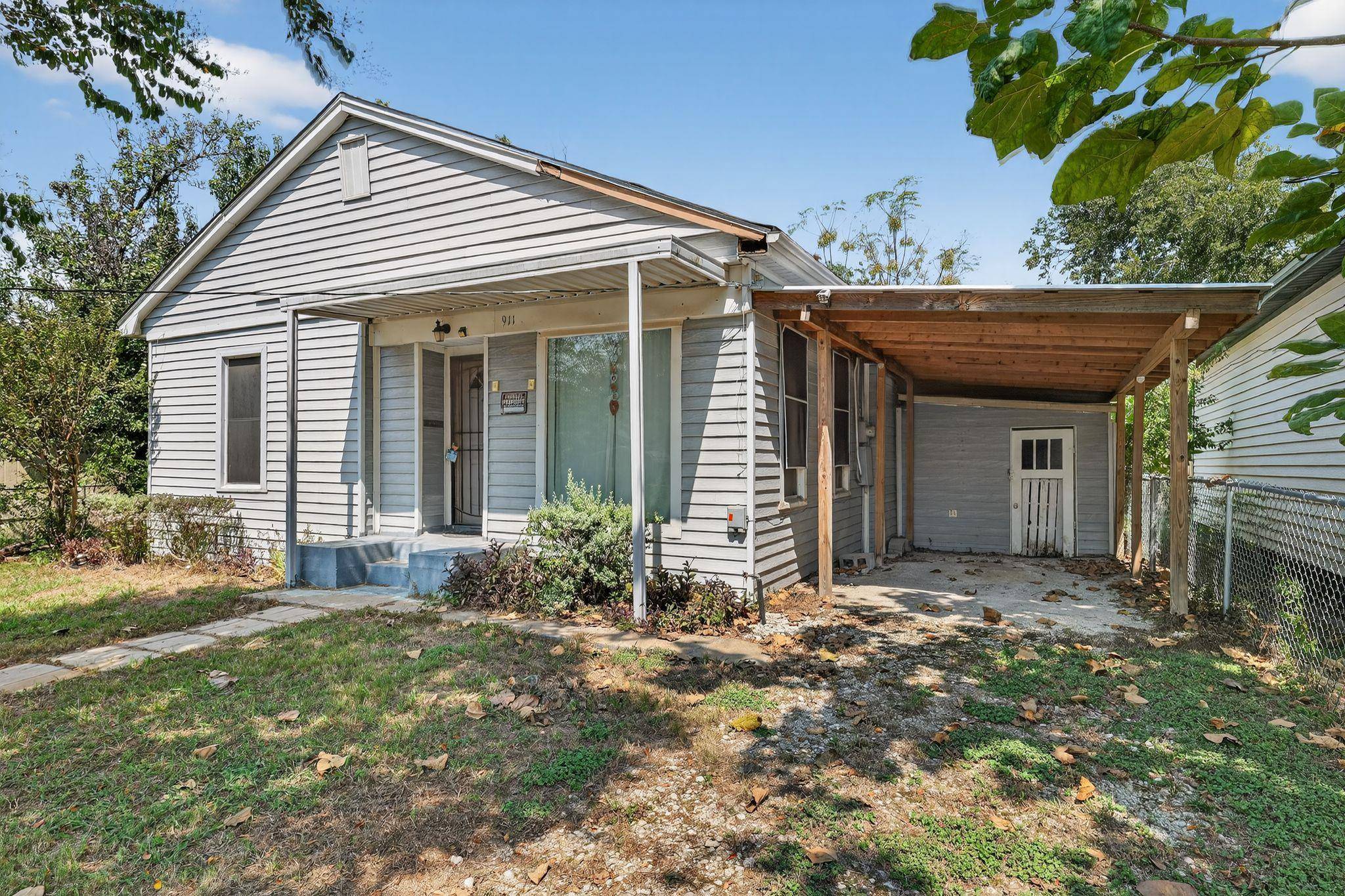 911 Chambers ST, Marlin, TX 76661