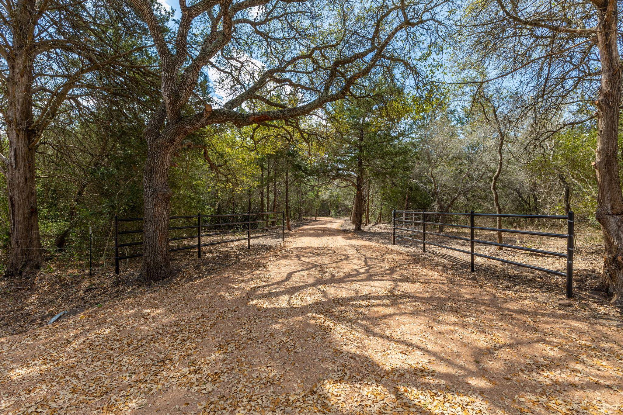 1956 (Tract #2) Baca LOOP, Flatonia, TX 78941
