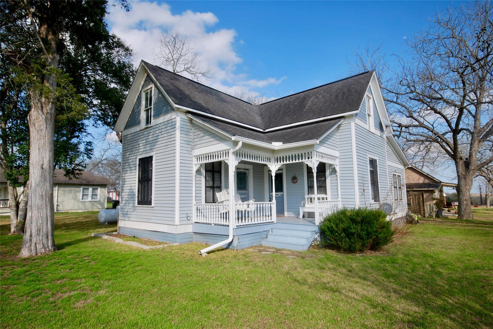 307 S Hackberry ST, Moulton, TX 77975