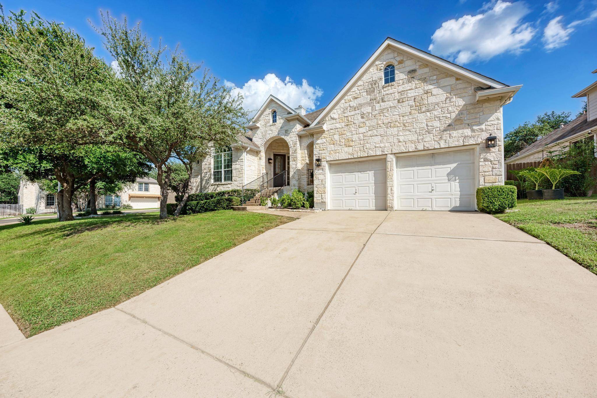 8233 Phantom Canyon DR, Austin, TX 78726