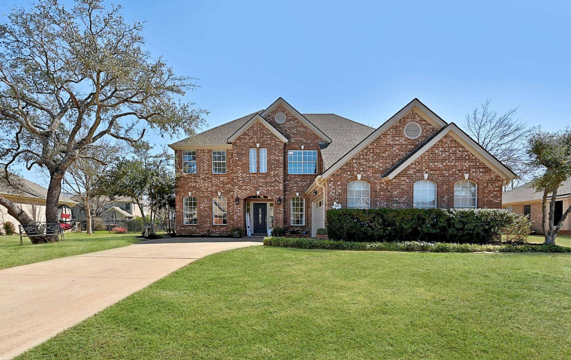 203 Fox Hollow DR, Georgetown, TX 78628