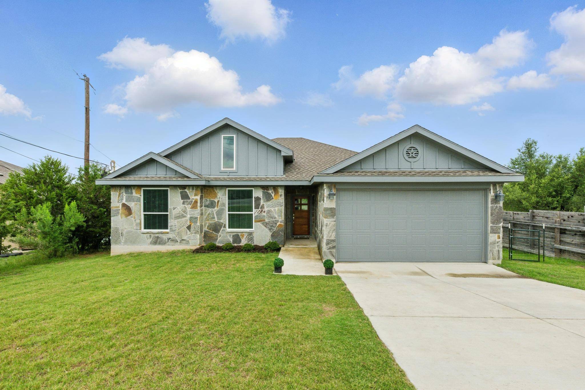 10605 Creekwood CIR, Dripping Springs, TX 78620