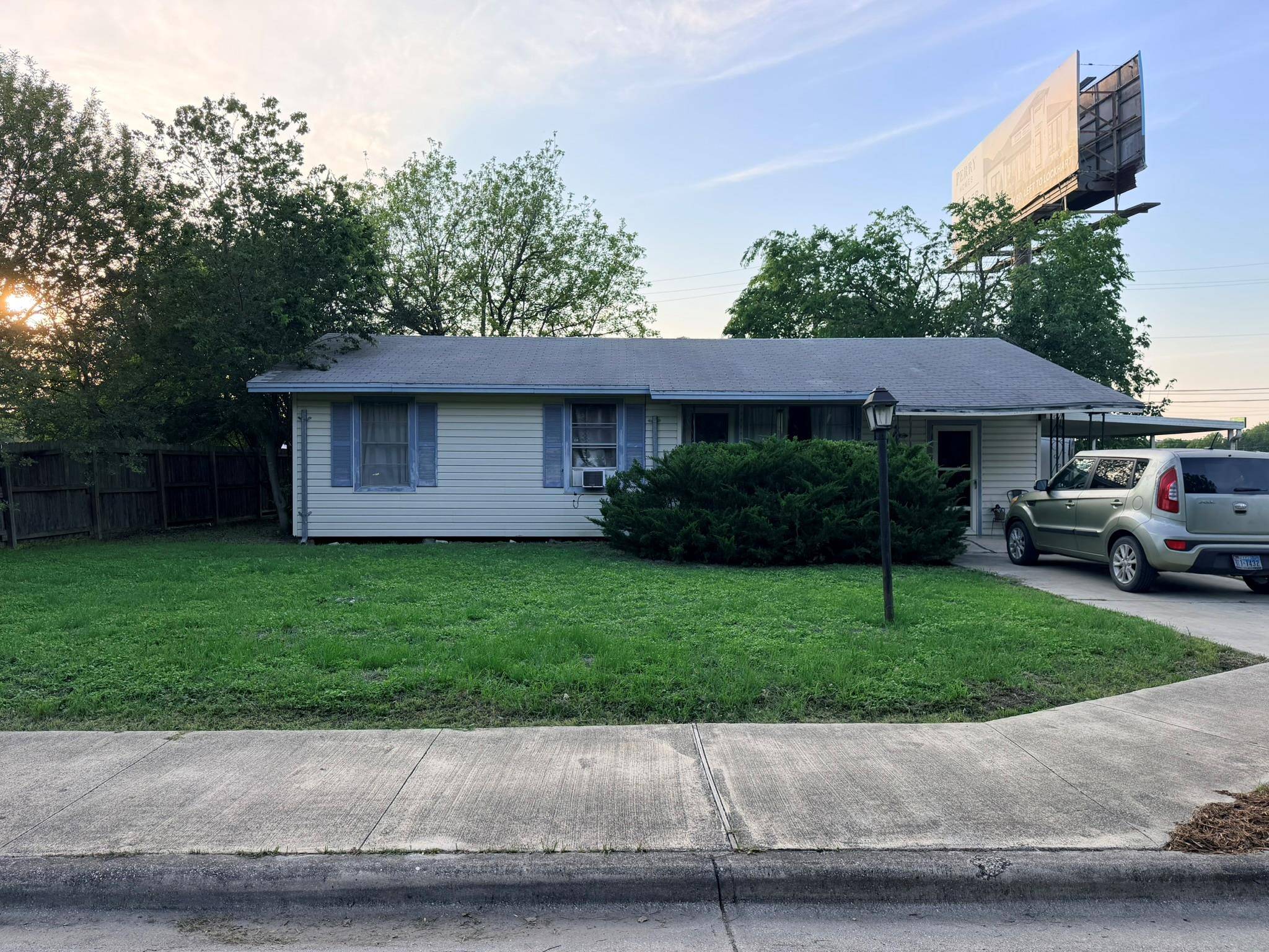 512 Patricia DR, San Marcos, TX 78666