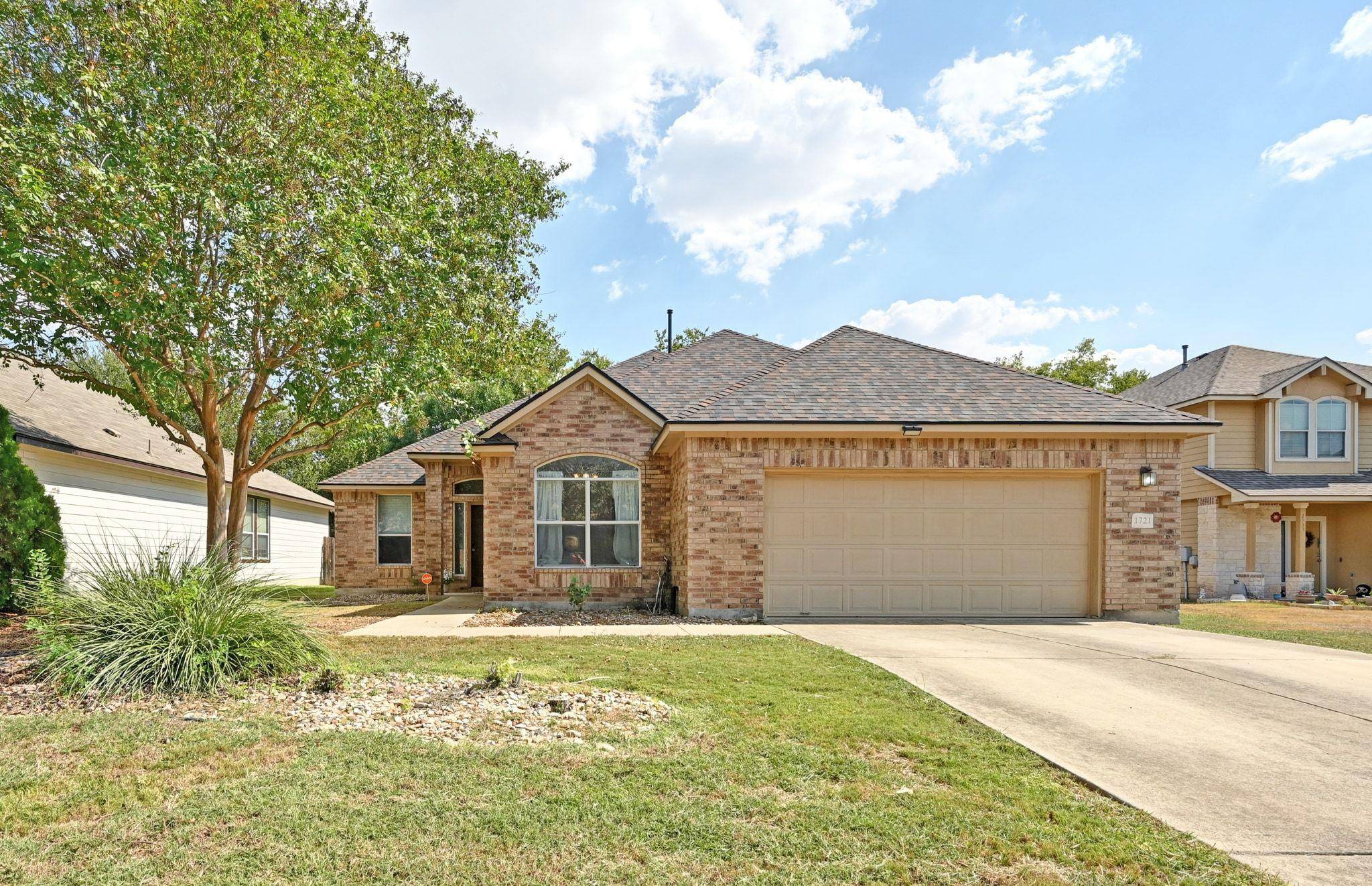 1721 Twin CV, Kyle, TX 78640