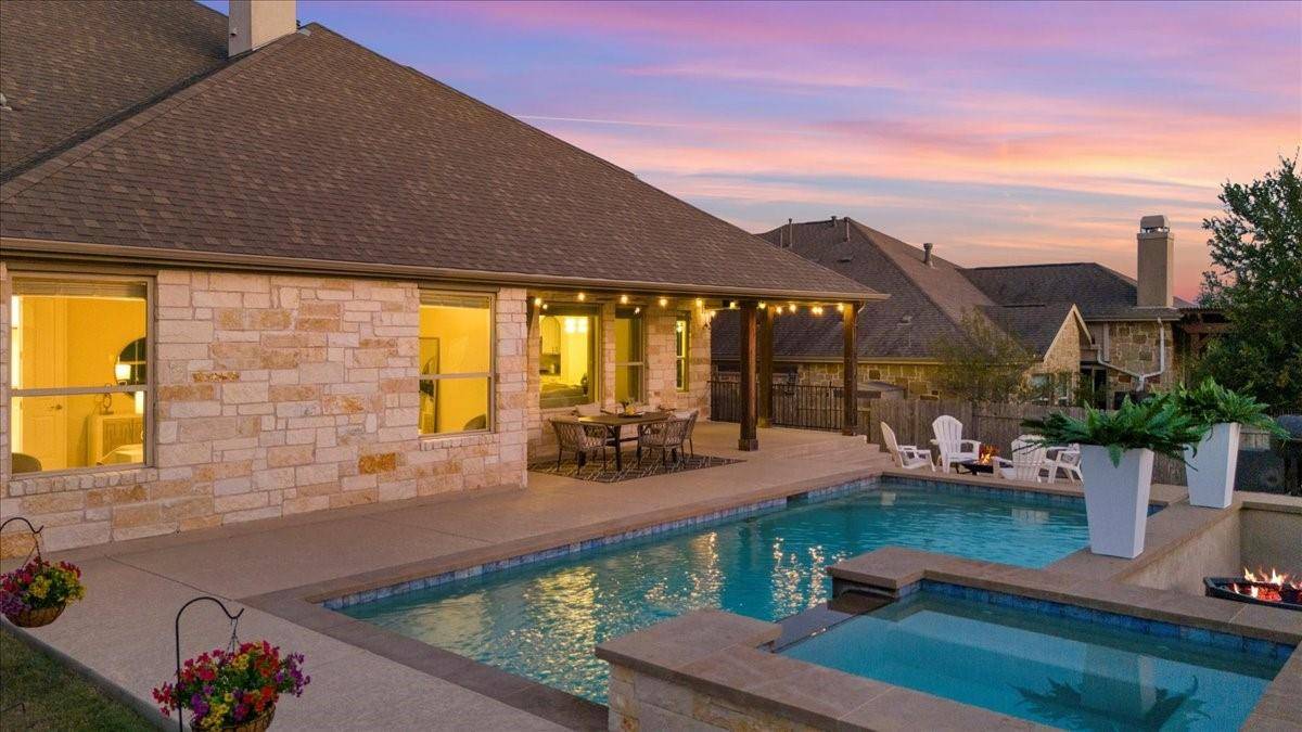148 Firefall LN, Austin, TX 78737