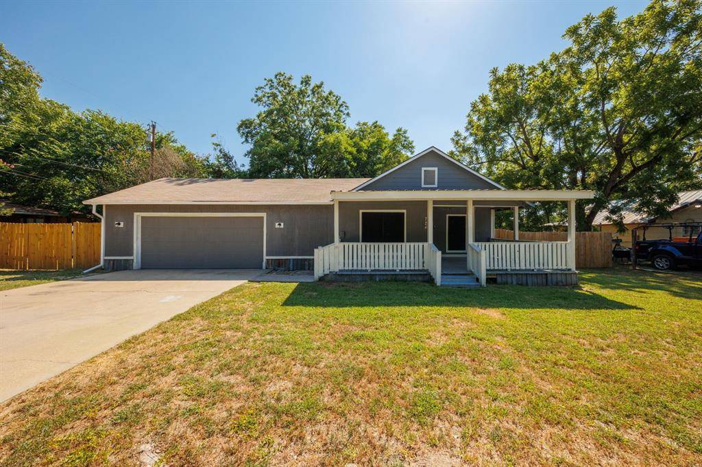 724 Scarbrough ST, Rockdale, TX 76567