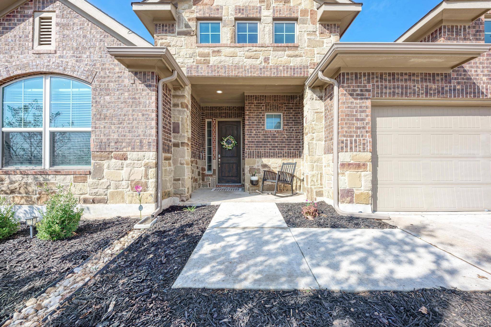 198 Rough Leaf DR, Buda, TX 78610
