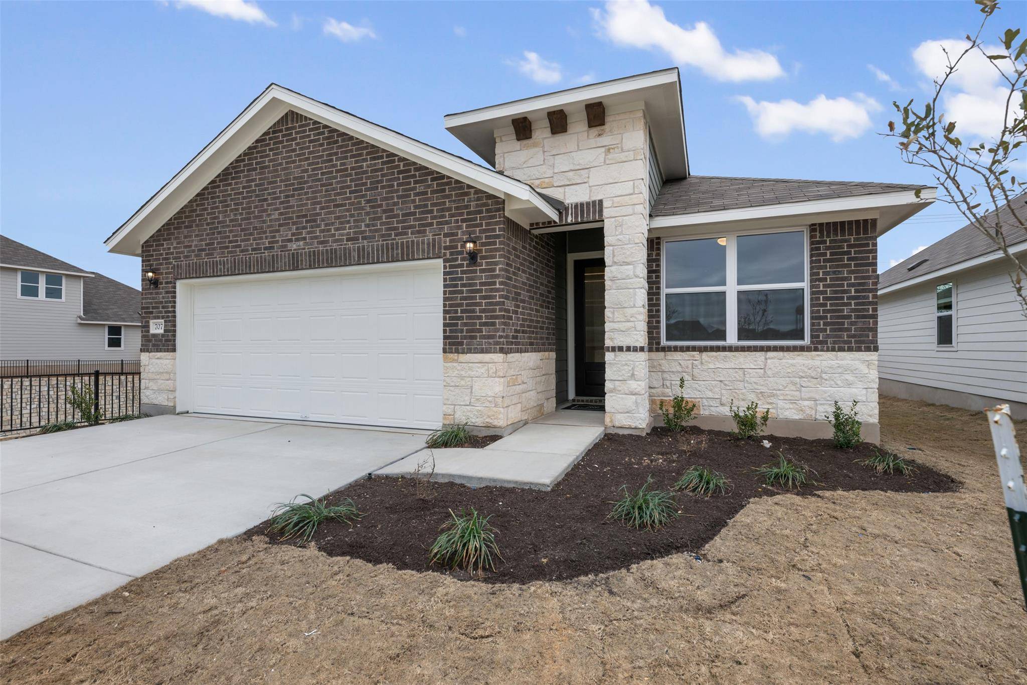 707 Palo Brea LOOP, Hutto, TX 78634