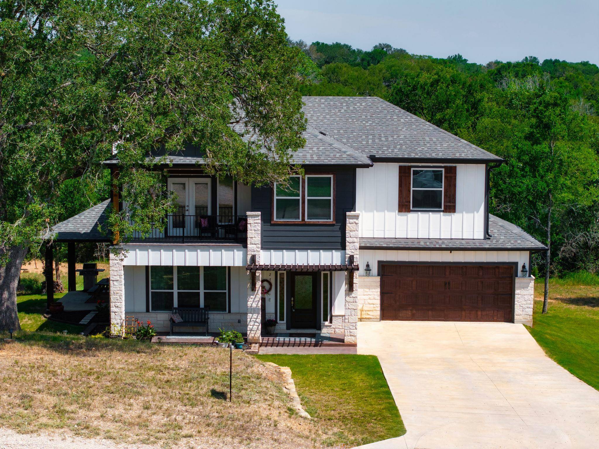 127 Diamond Head DR, Bastrop, TX 78602