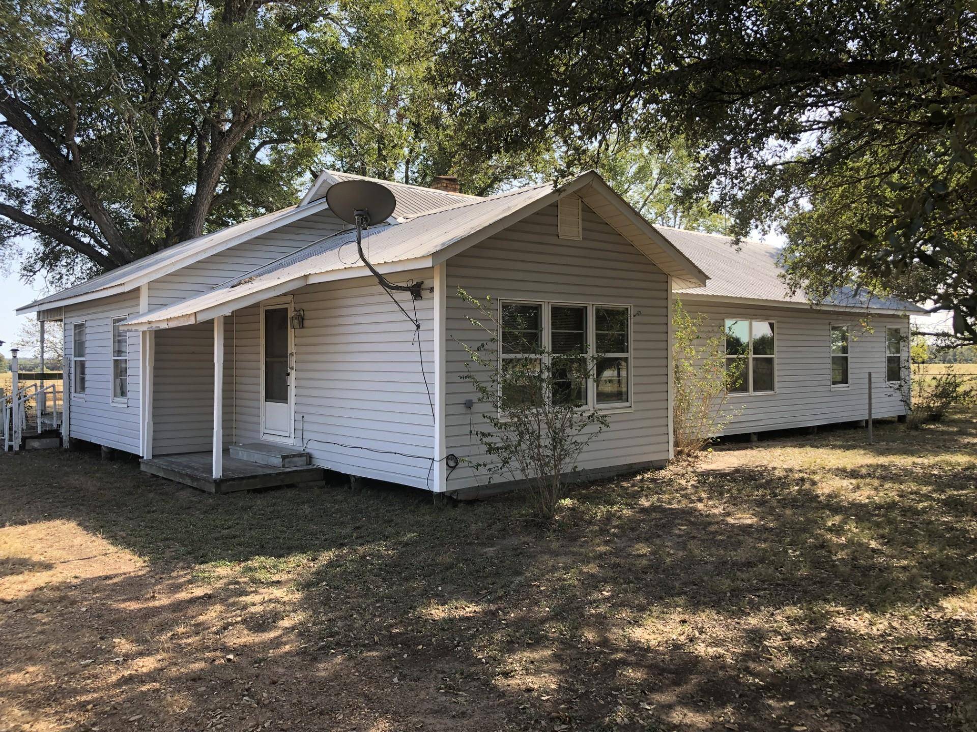 2081 W 21 HWY, Lincoln, TX 78948