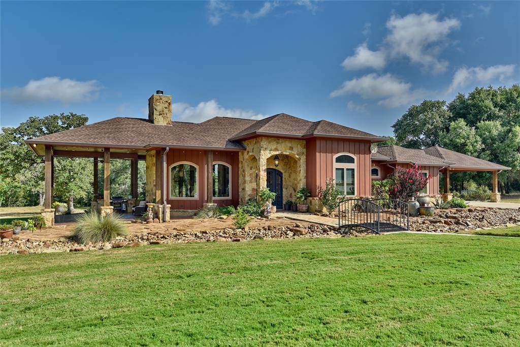 2414 County Road 107, Lincoln, TX 78948