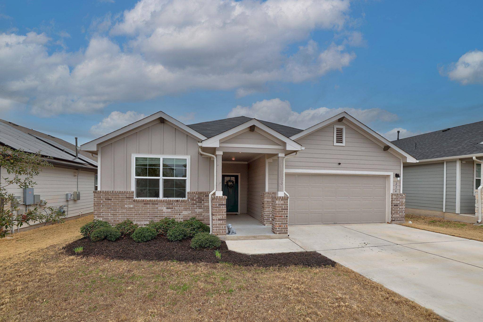 224 Lavaca River LN, Hutto, TX 78634