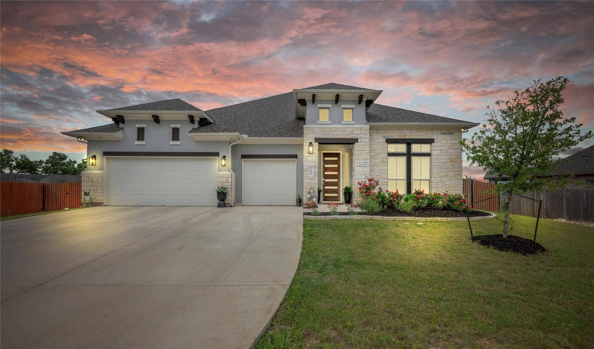 385 Lunar LOOP, Austin, TX 78737