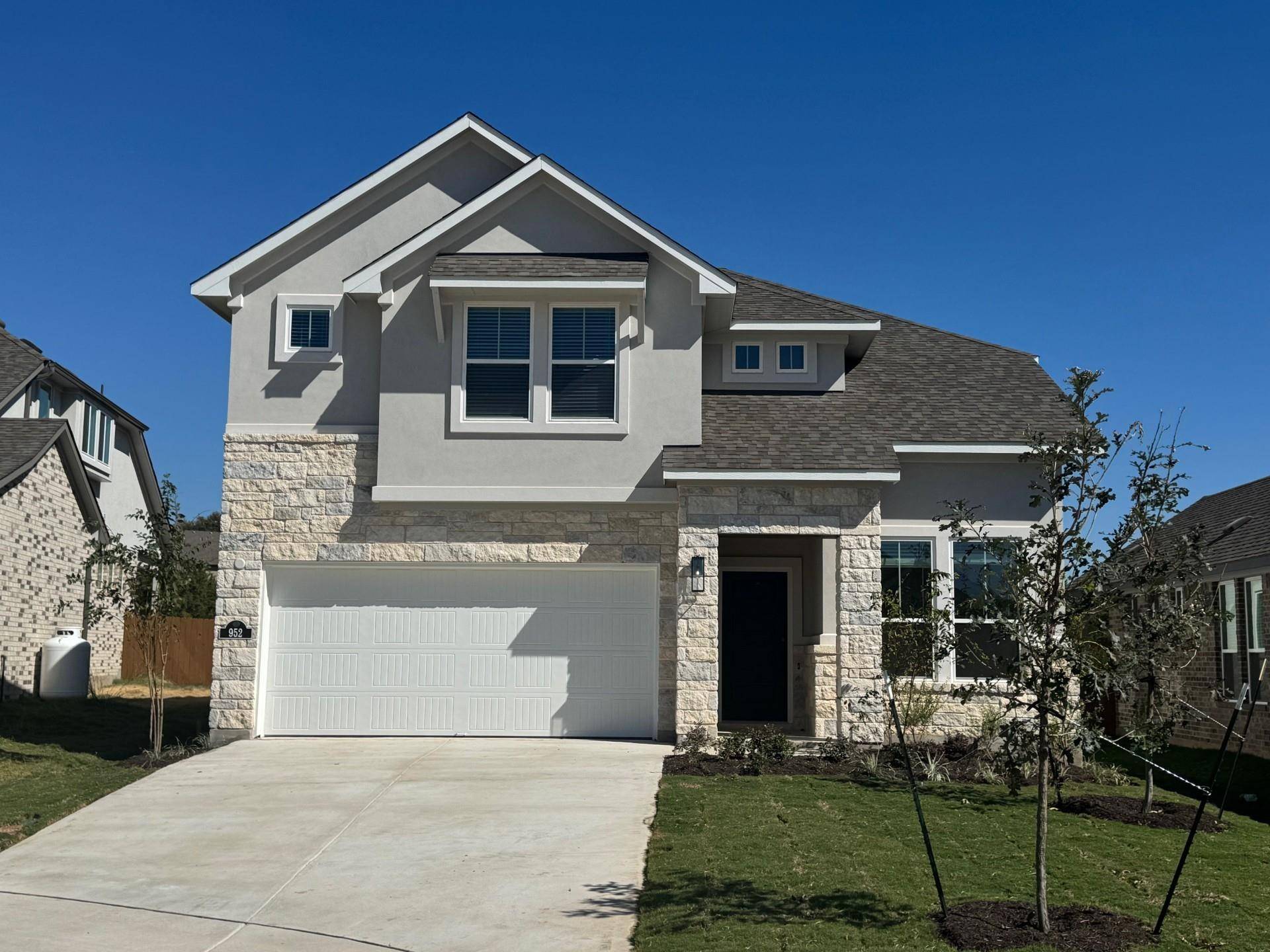 952 Leaning Oak LN, Georgetown, TX 78628