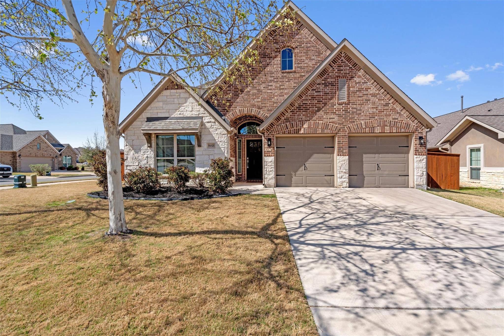 6021 Scenic Lake DR, Georgetown, TX 78626