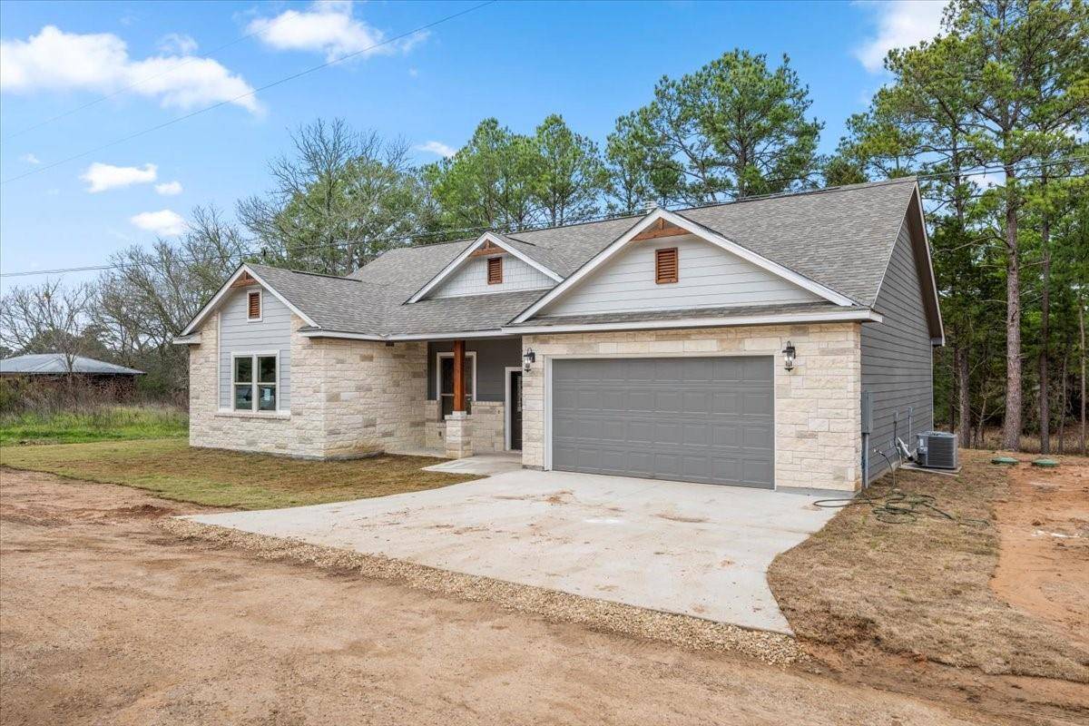 132 Lake Point WAY, Bastrop, TX 78602
