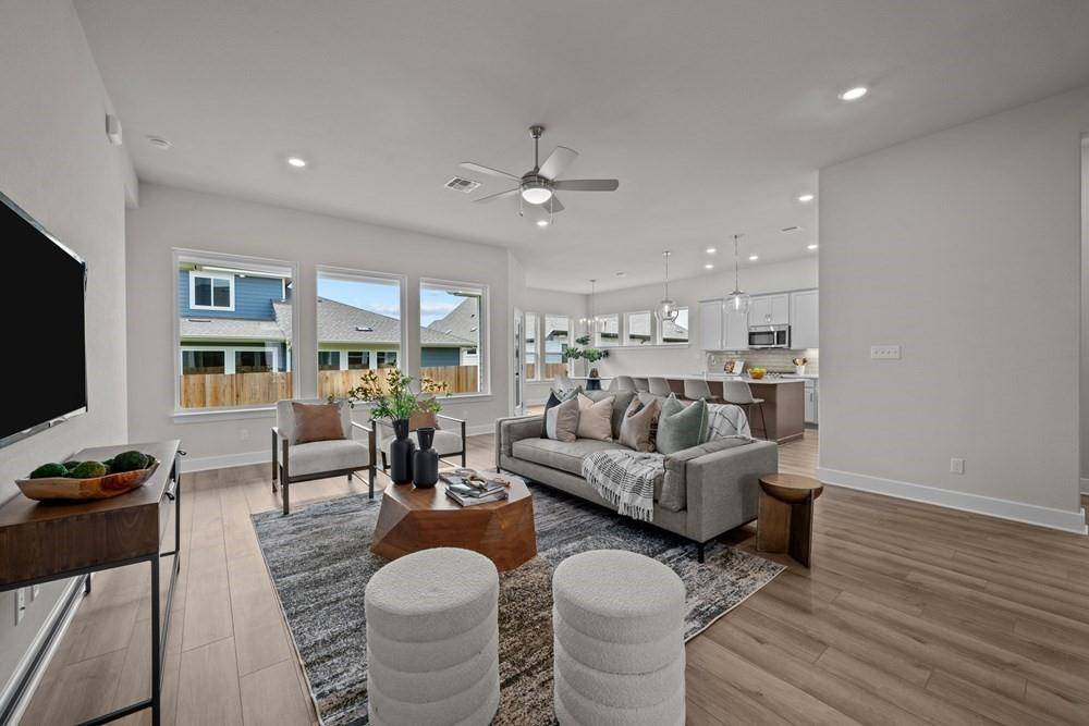 132 Pine Bark DR, Buda, TX 78610