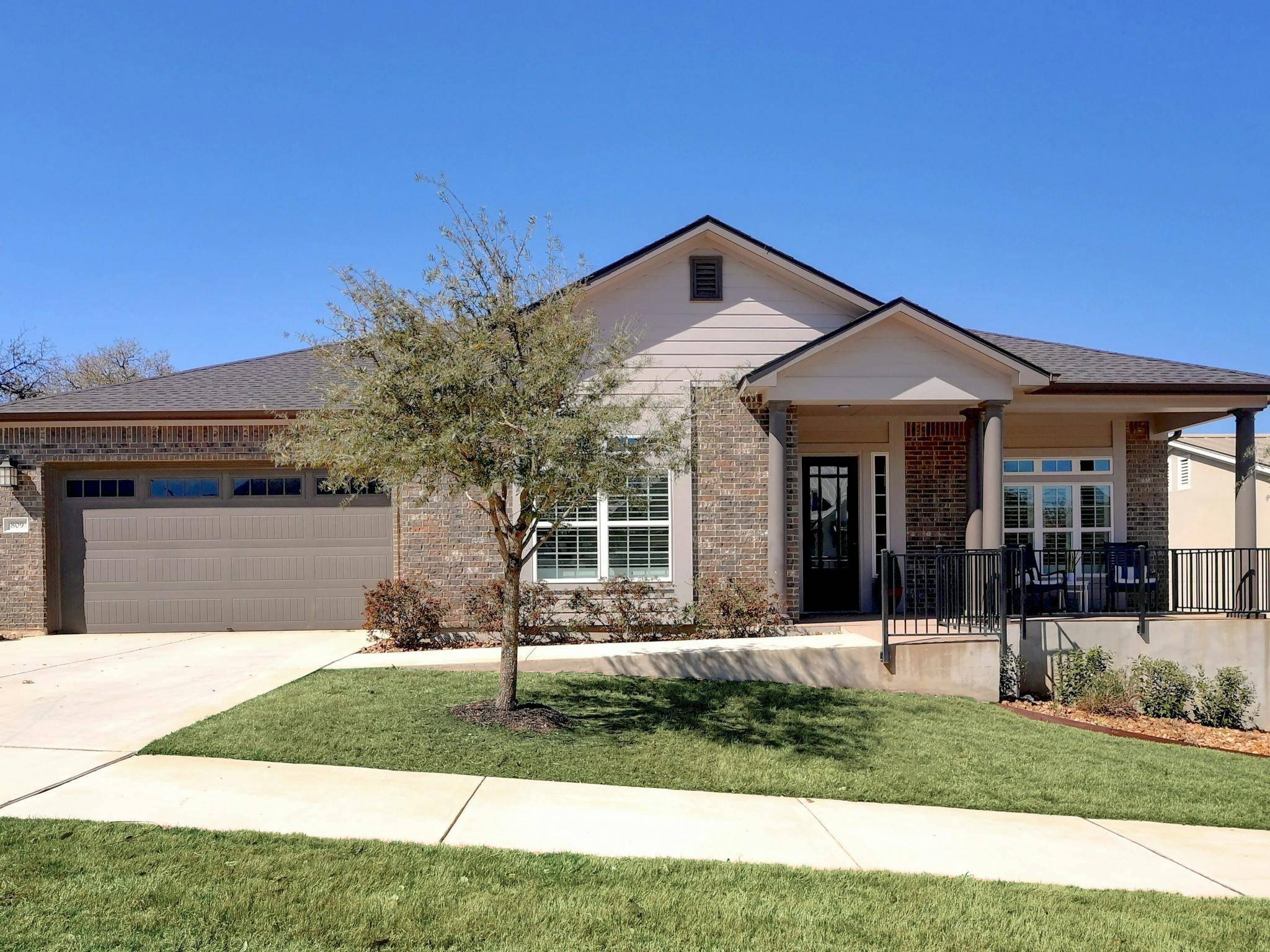 809 Dancing Oak LN, San Marcos, TX 78666