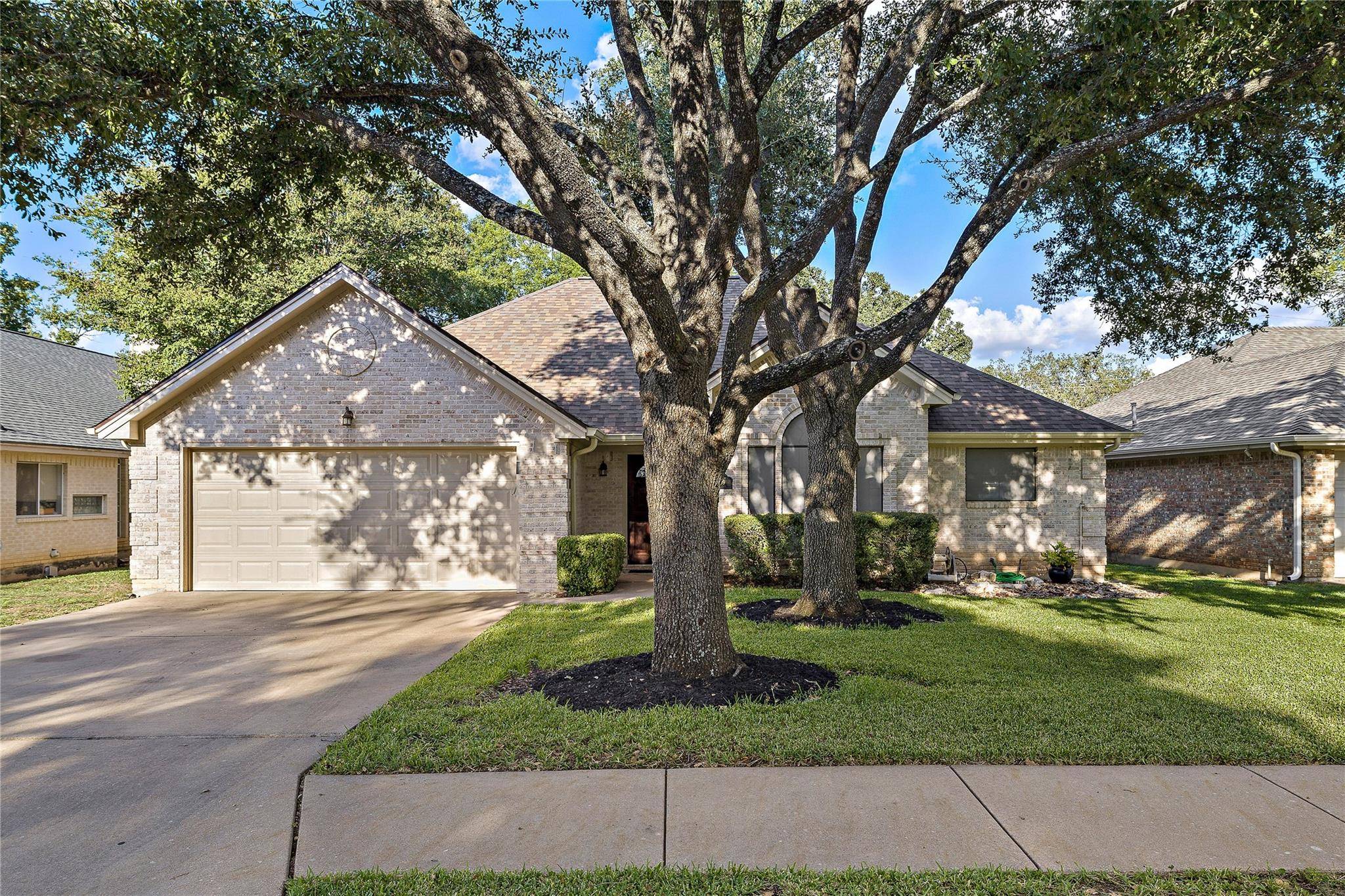 1209 Robin TRL, Round Rock, TX 78681