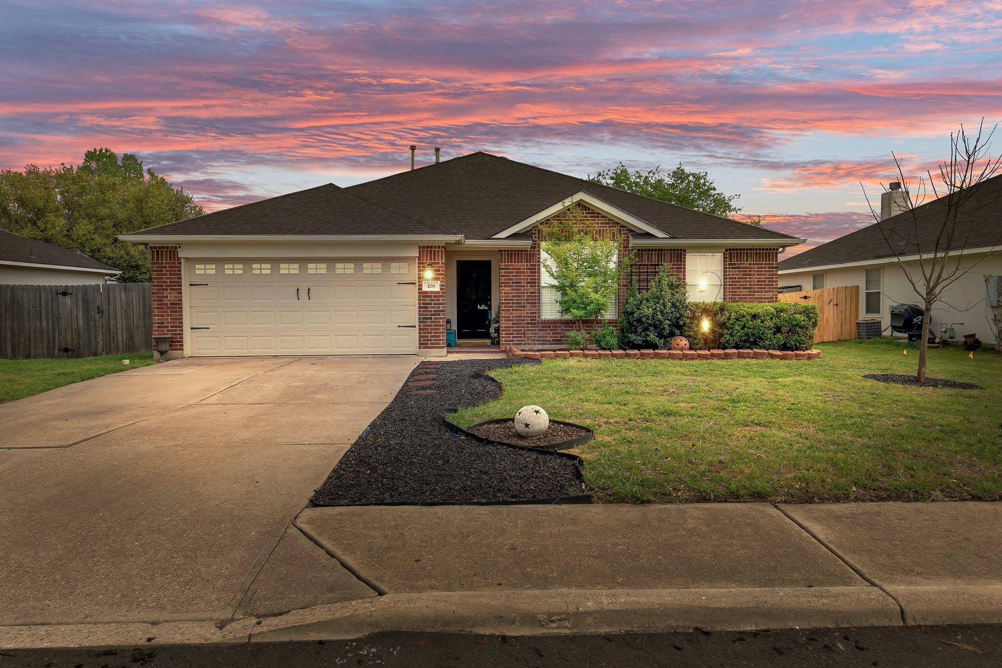 108 N Pauley DR, Hutto, TX 78634
