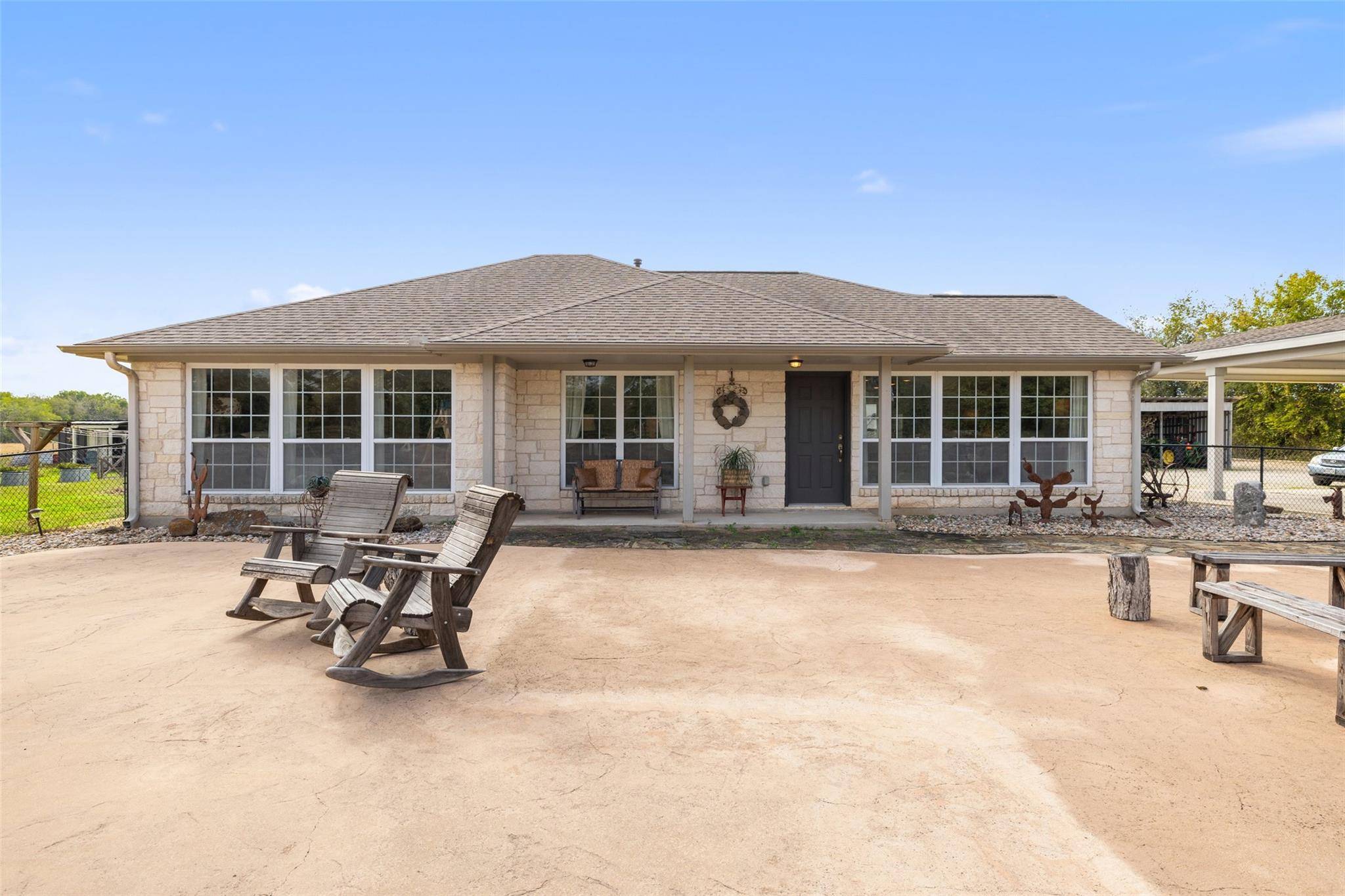 1175 County Road 428, Taylor, TX 76574