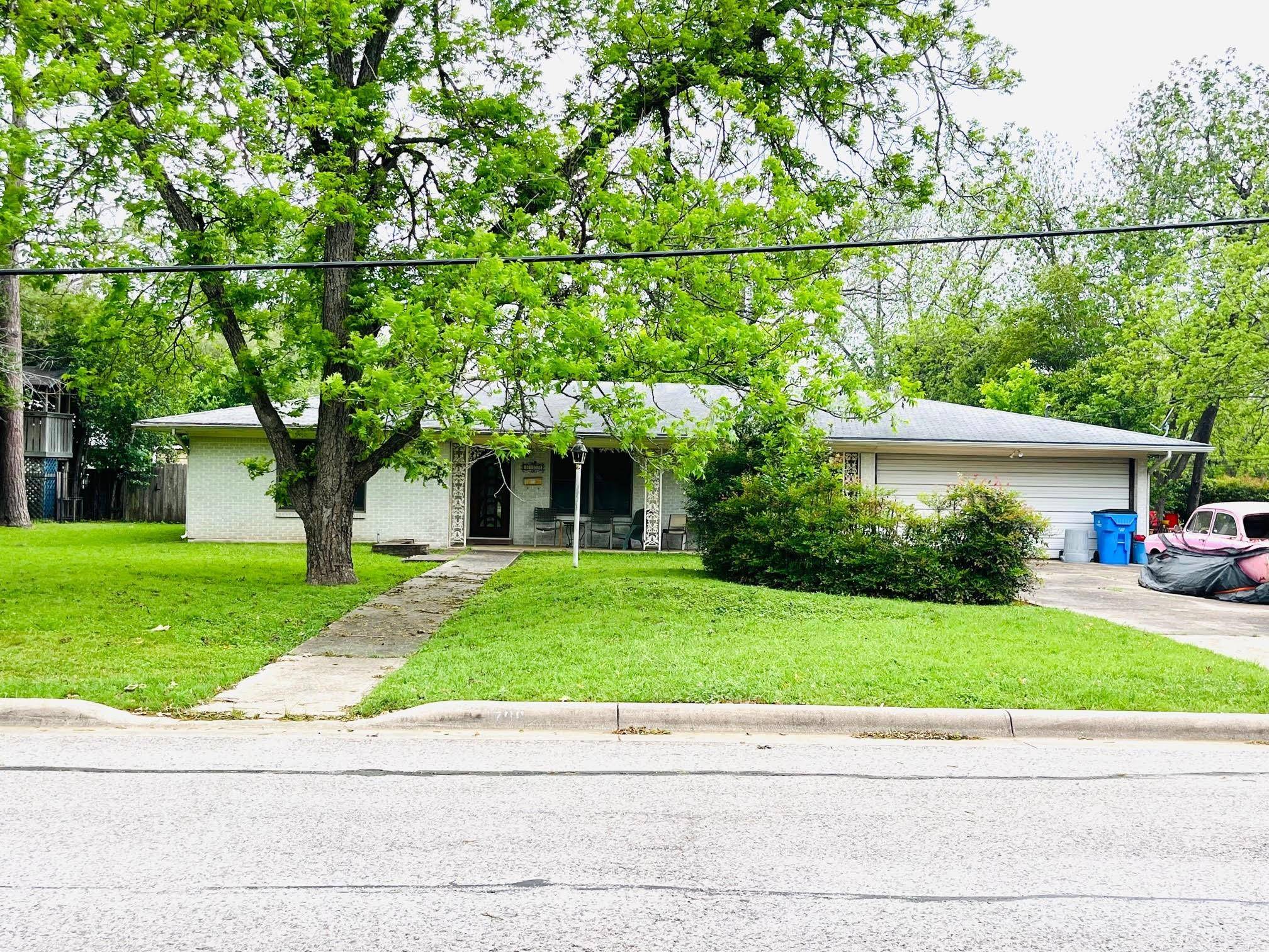1708 Water ST, Bastrop, TX 78602