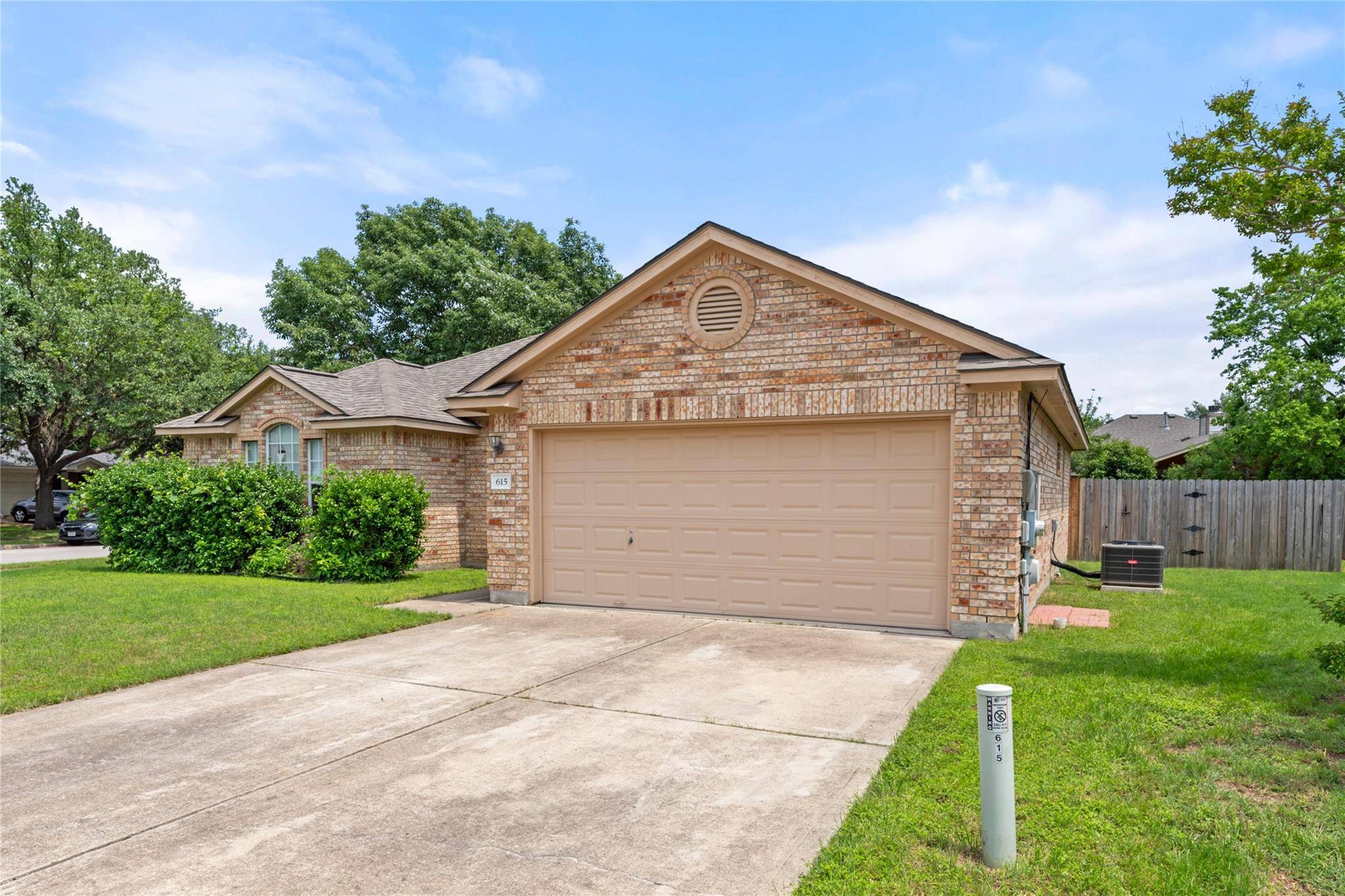 615 Sweetgum LN, Round Rock, TX 78664