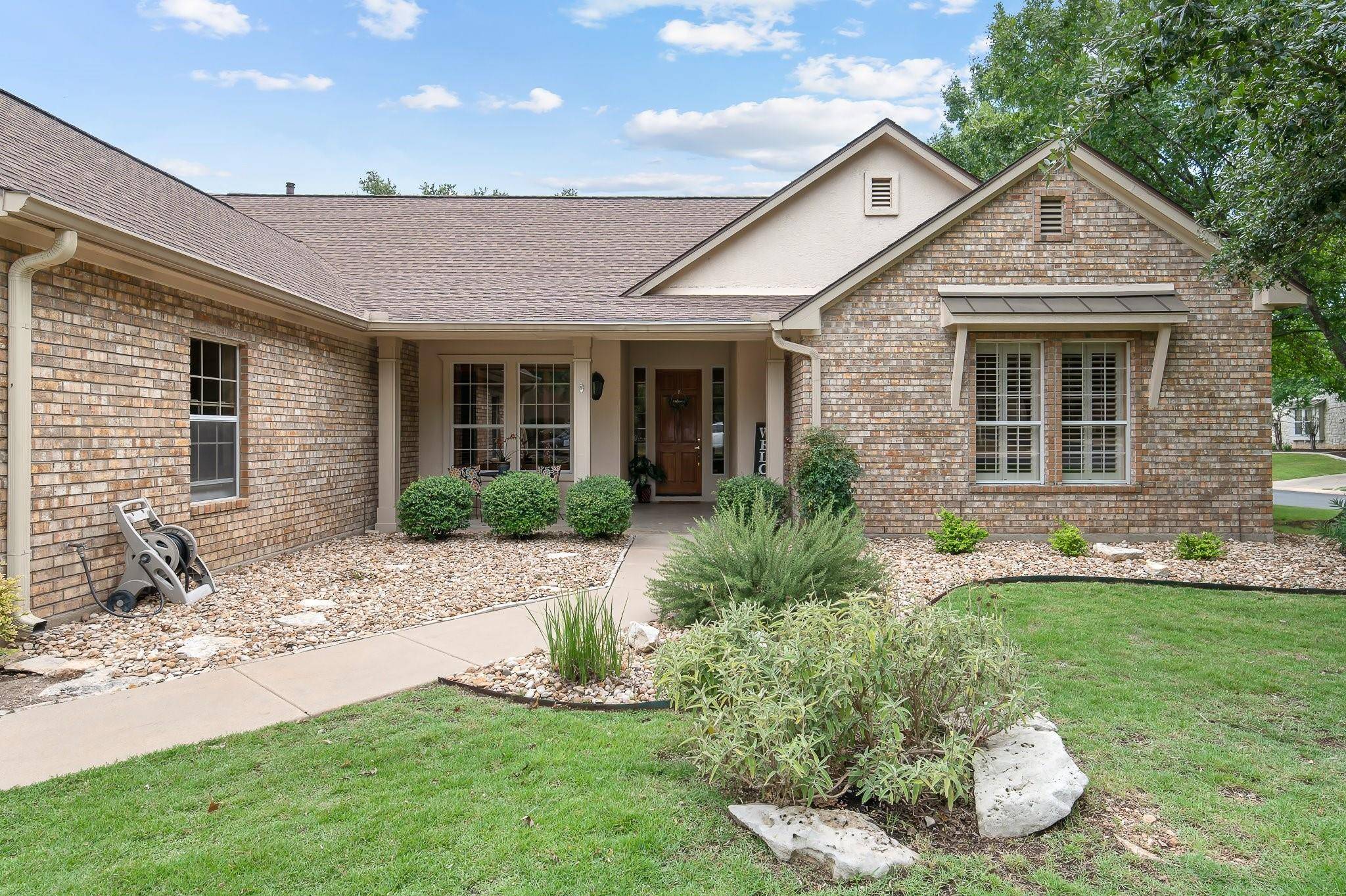 101 Blacksmiths DR, Georgetown, TX 78633