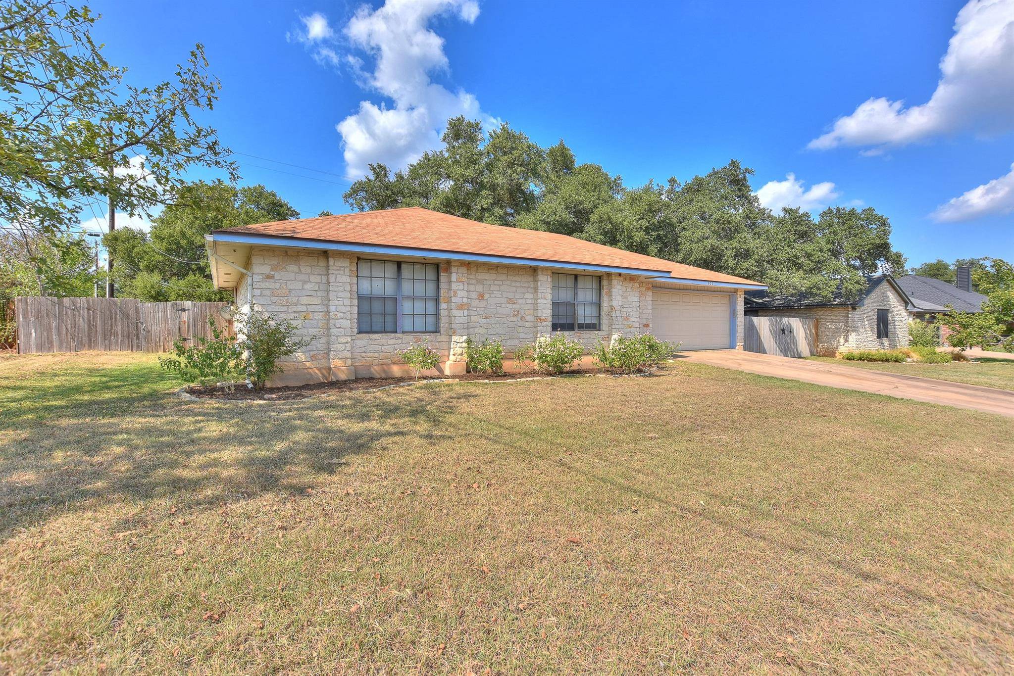 902 Woodview DR, Georgetown, TX 78628