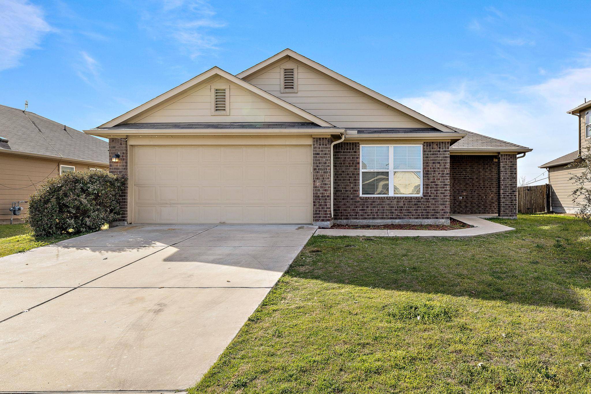718 Luna Vista DR, Hutto, TX 78634