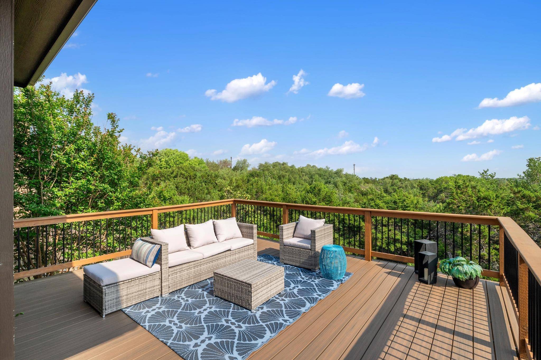 22428 Rock Wren RD, Spicewood, TX 78669