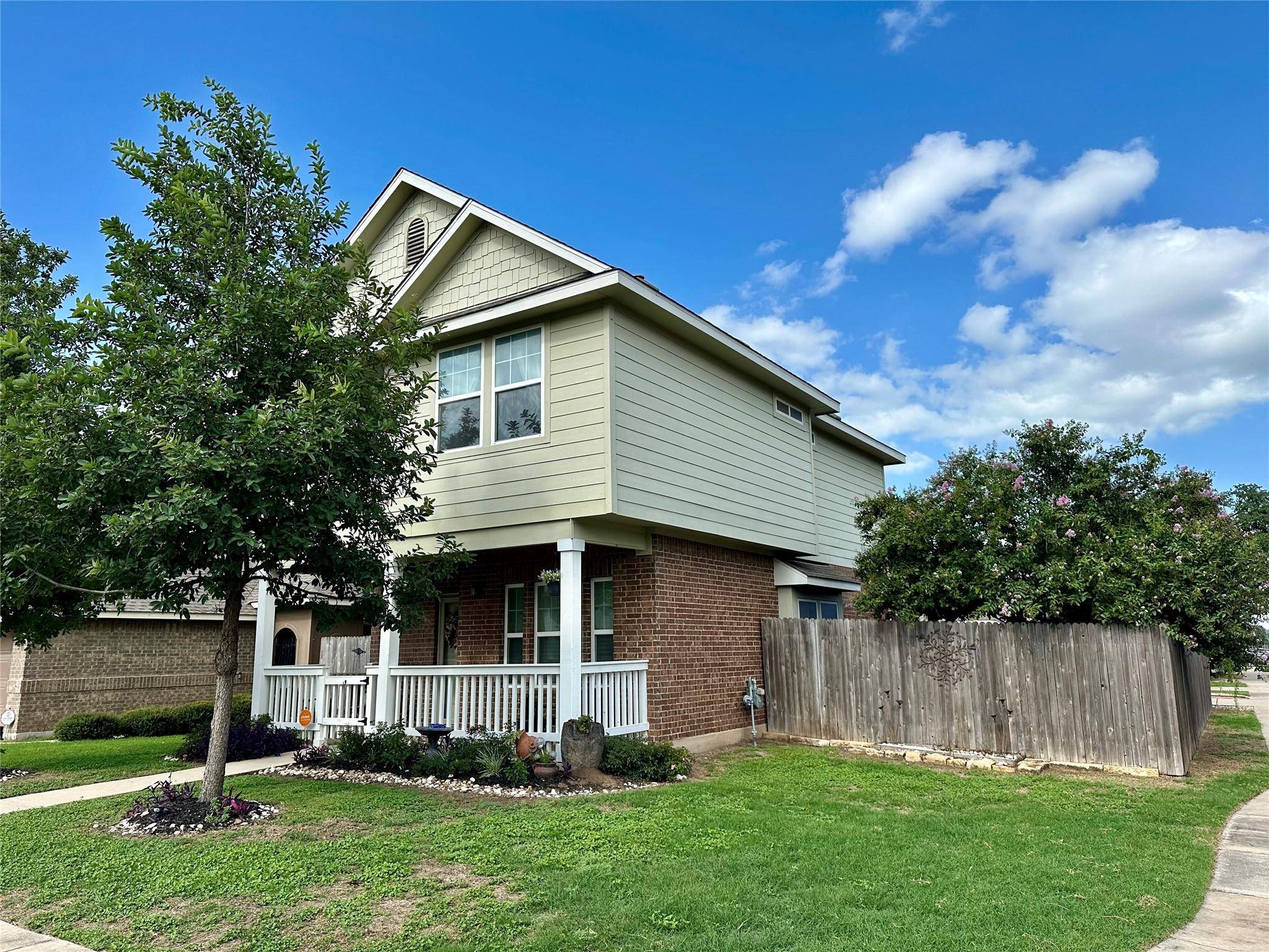 538 Stonewood LN, Buda, TX 78610