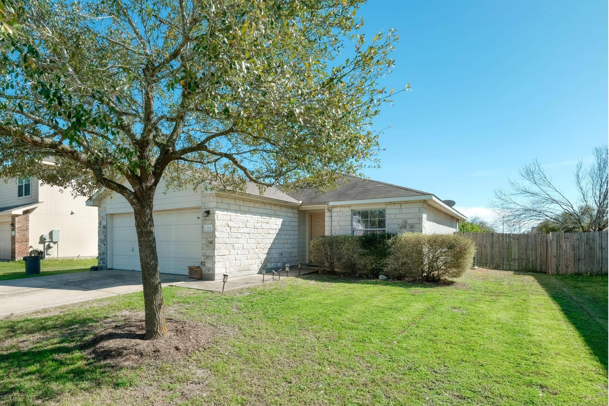 123 Phillips ST, Hutto, TX 78634