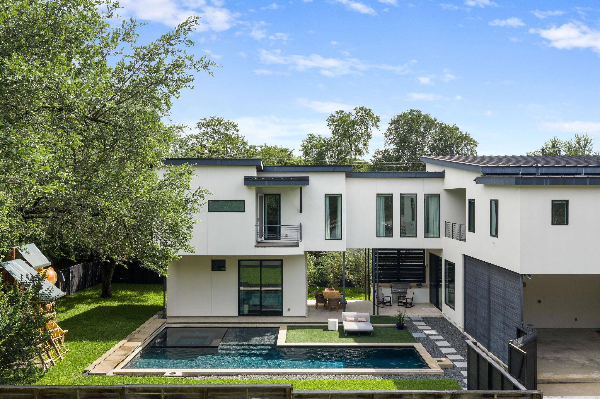 208 Reveille RD, West Lake Hills, TX 78746