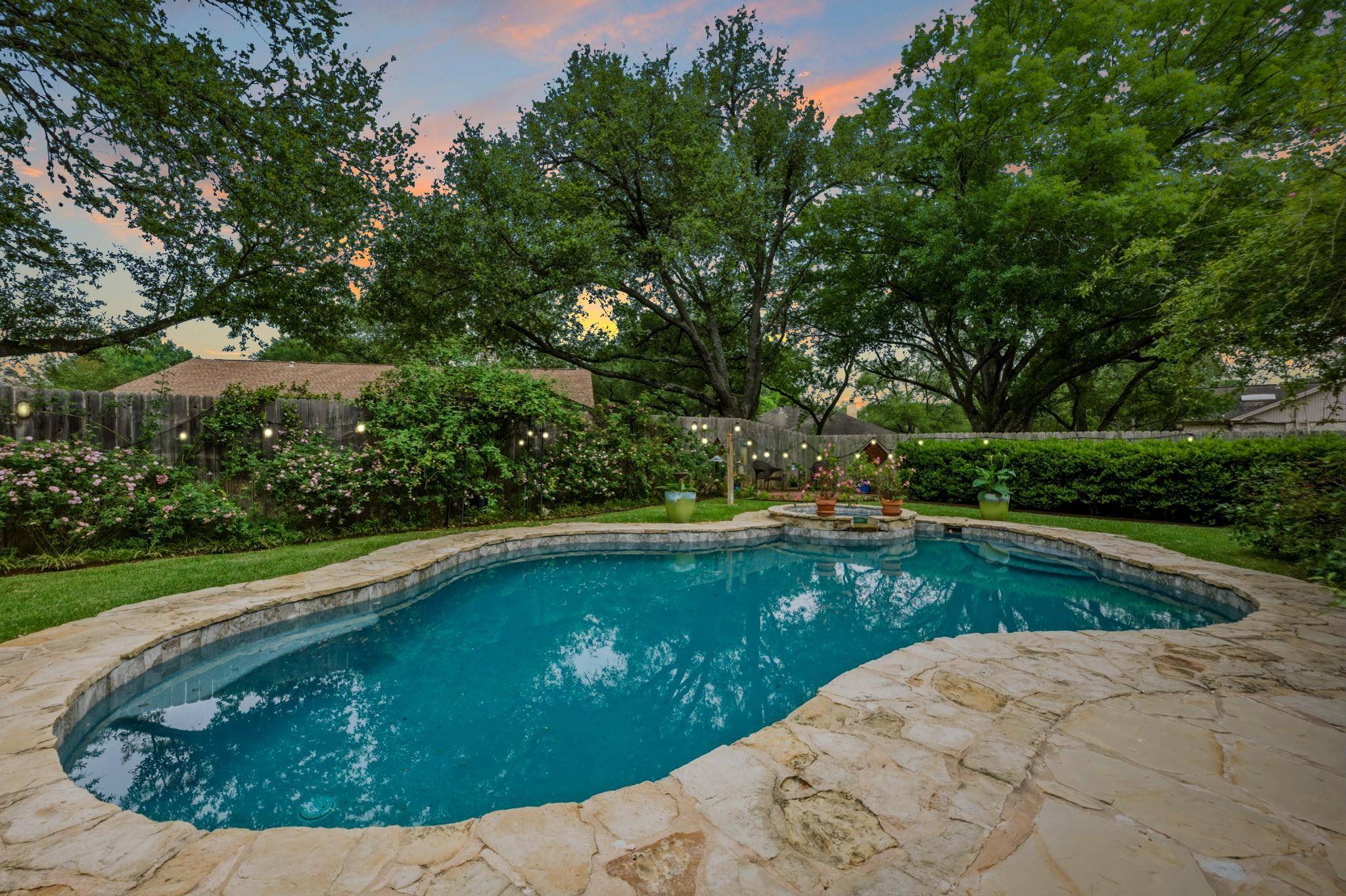 10401 Pinehurst DR, Austin, TX 78747