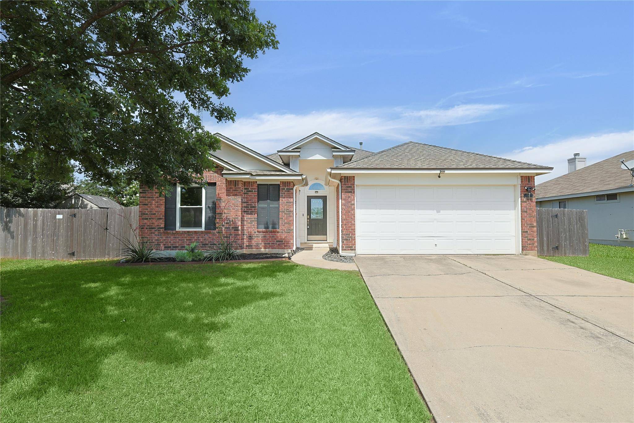 117 Bayliss ST, Hutto, TX 78634