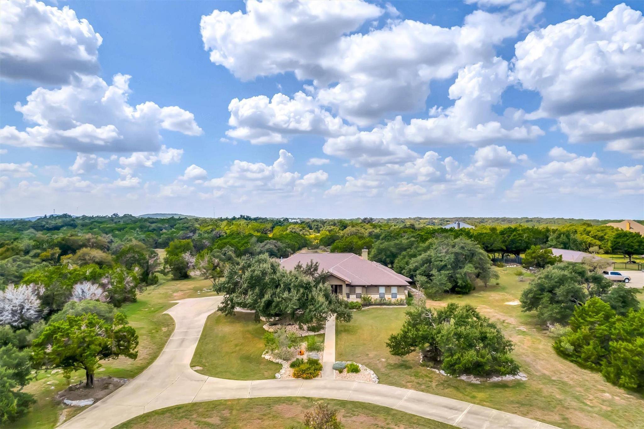 147 Nicholas LN, Driftwood, TX 78619