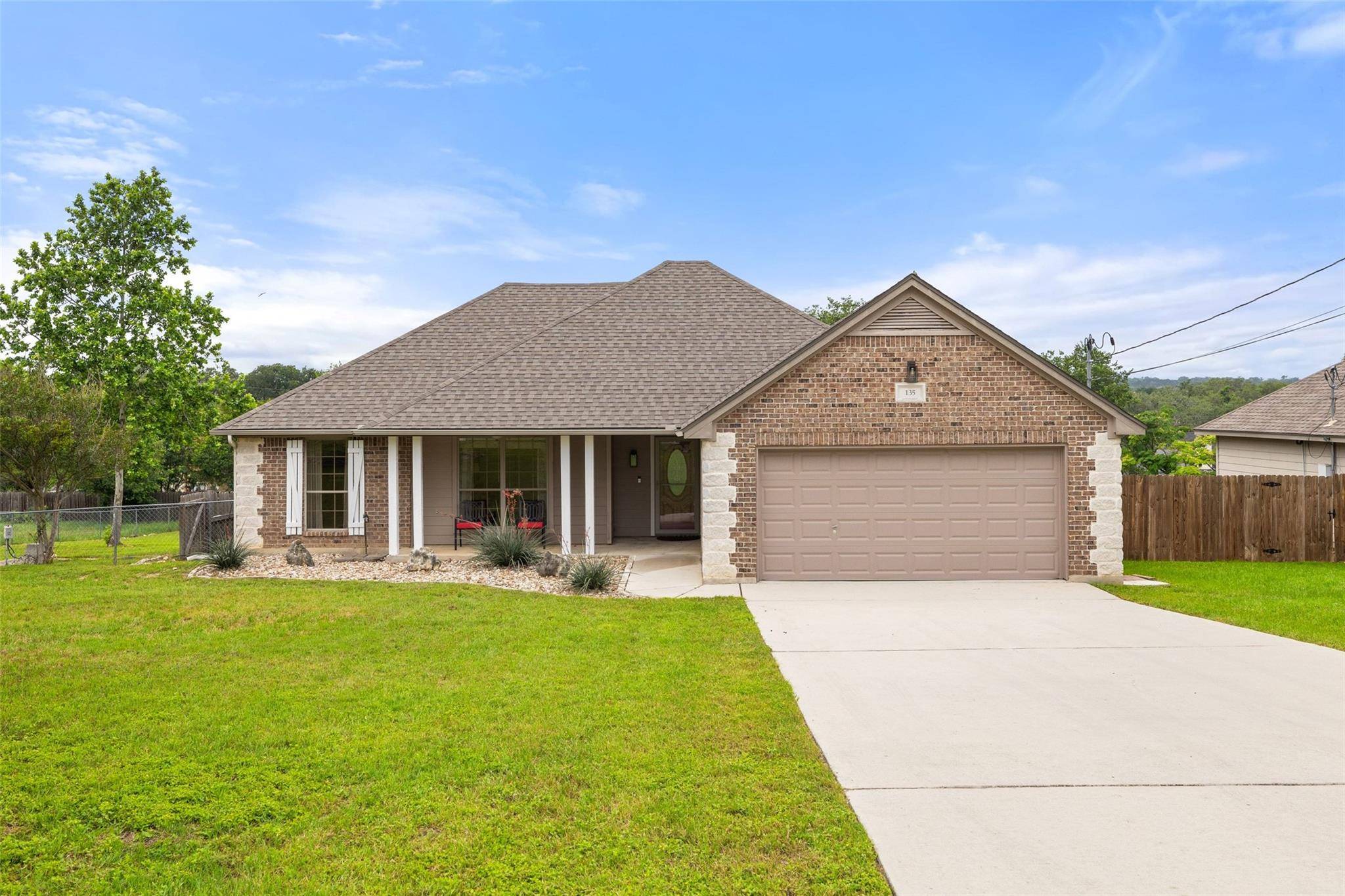 135 Barton RD, San Marcos, TX 78666
