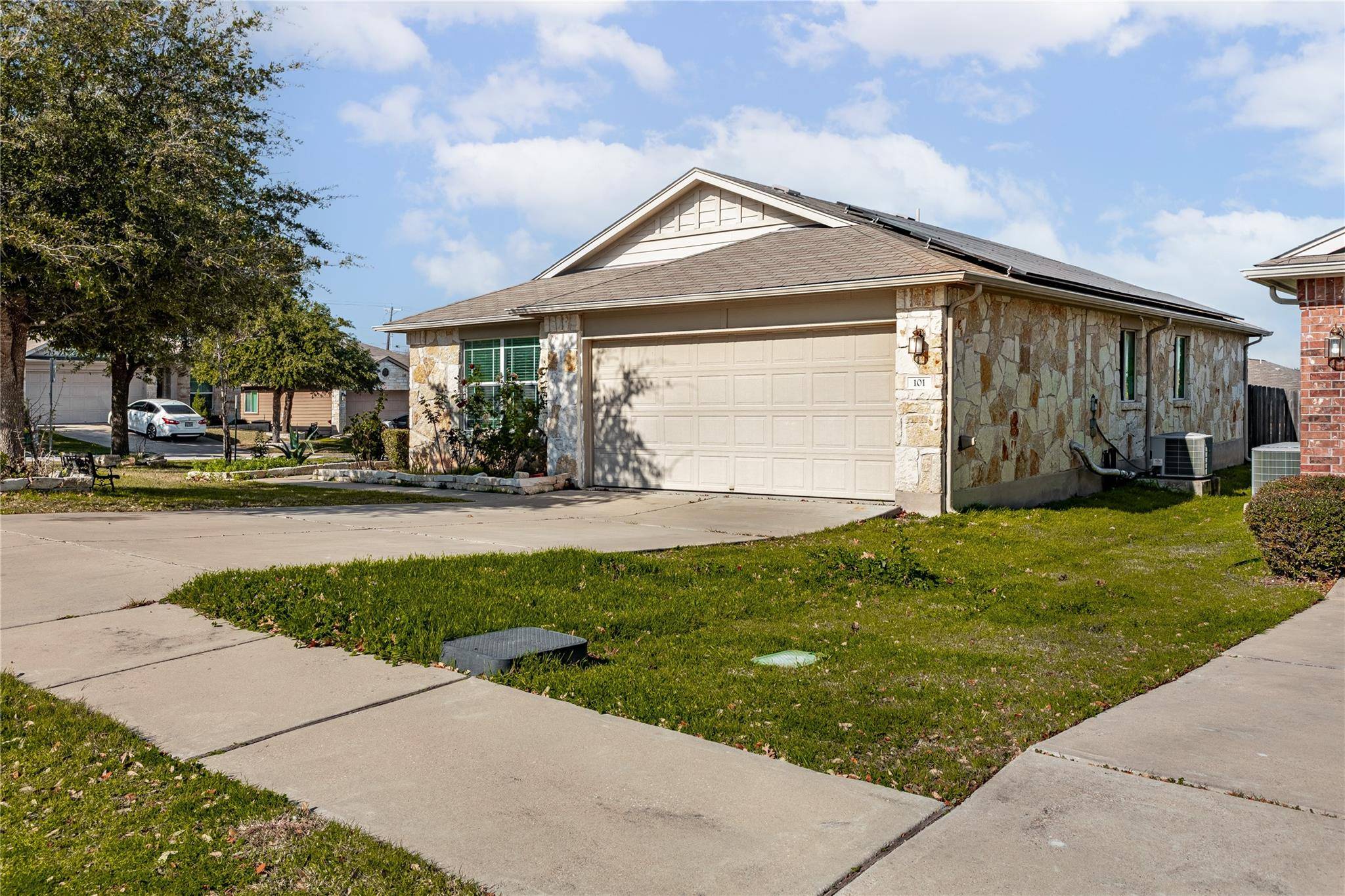 101 Lavaca LOOP, Hutto, TX 78634