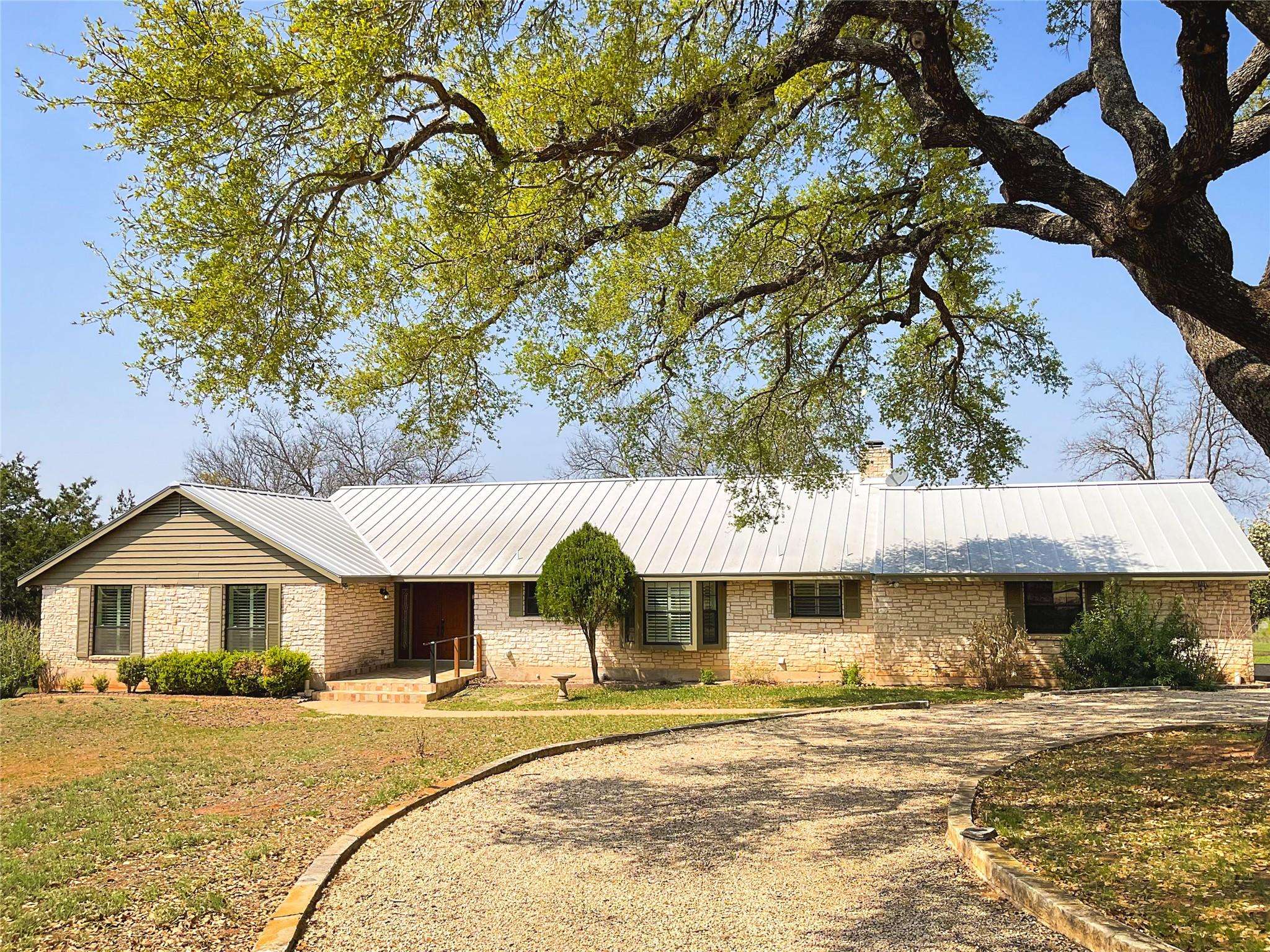 152 Oak Haven RD, Fredericksburg, TX 78624