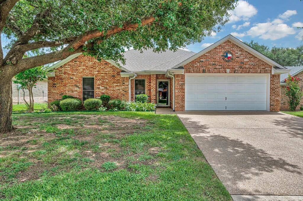 2404 Cambridge, Lorena, TX 76655