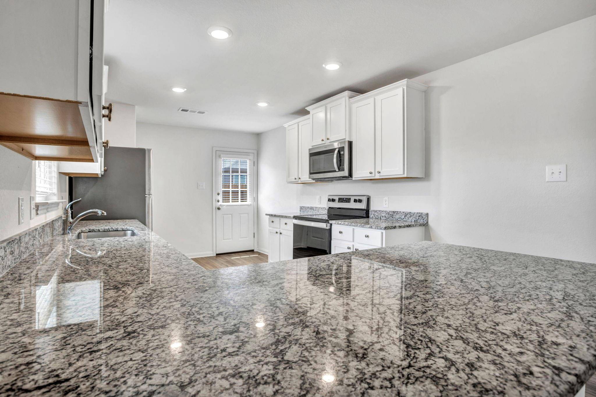 212 Crescent Park DR, Jarrell, TX 76537