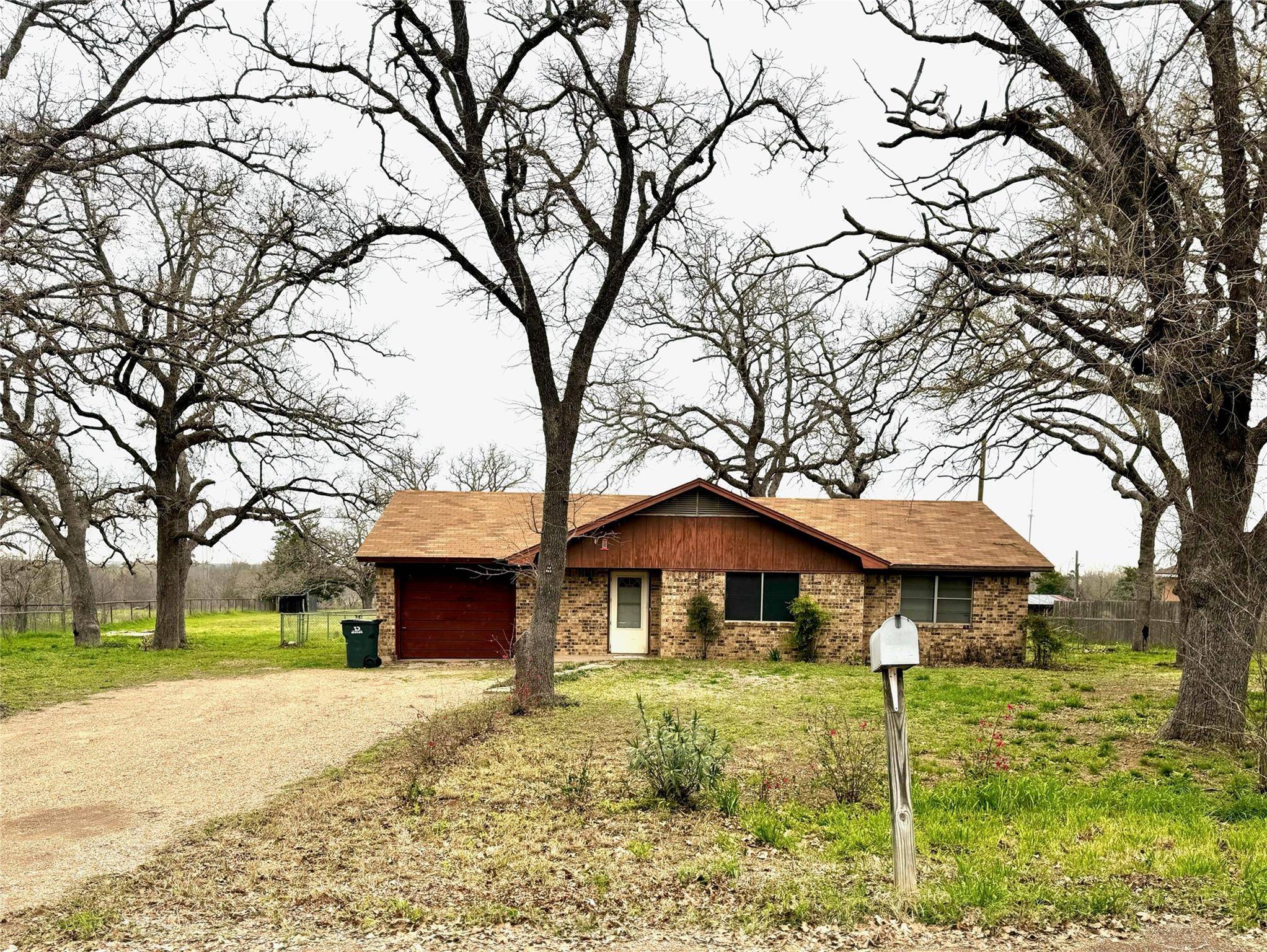 487 Cedar Grove RD, Rockdale, TX 76567